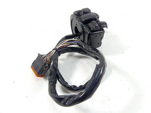 2004 Harley Touring FLHTCUI Electra Glide Right Hand Control Switch 71683-06A