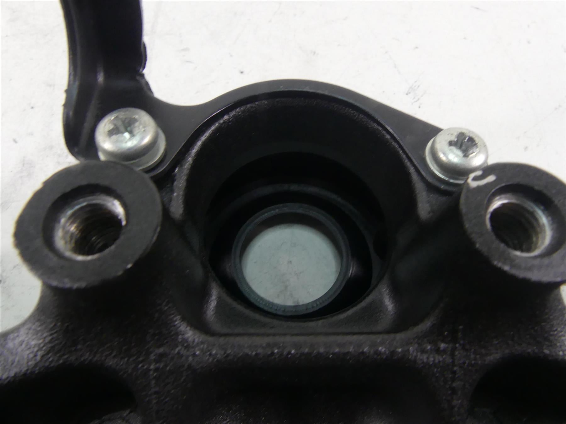 2015 Honda CBR1000 RR SC59 Upper Triple Tree Steering Clamp 53300-MGP-D61 {{ shop.shopifyCountryName }} - Mototech271