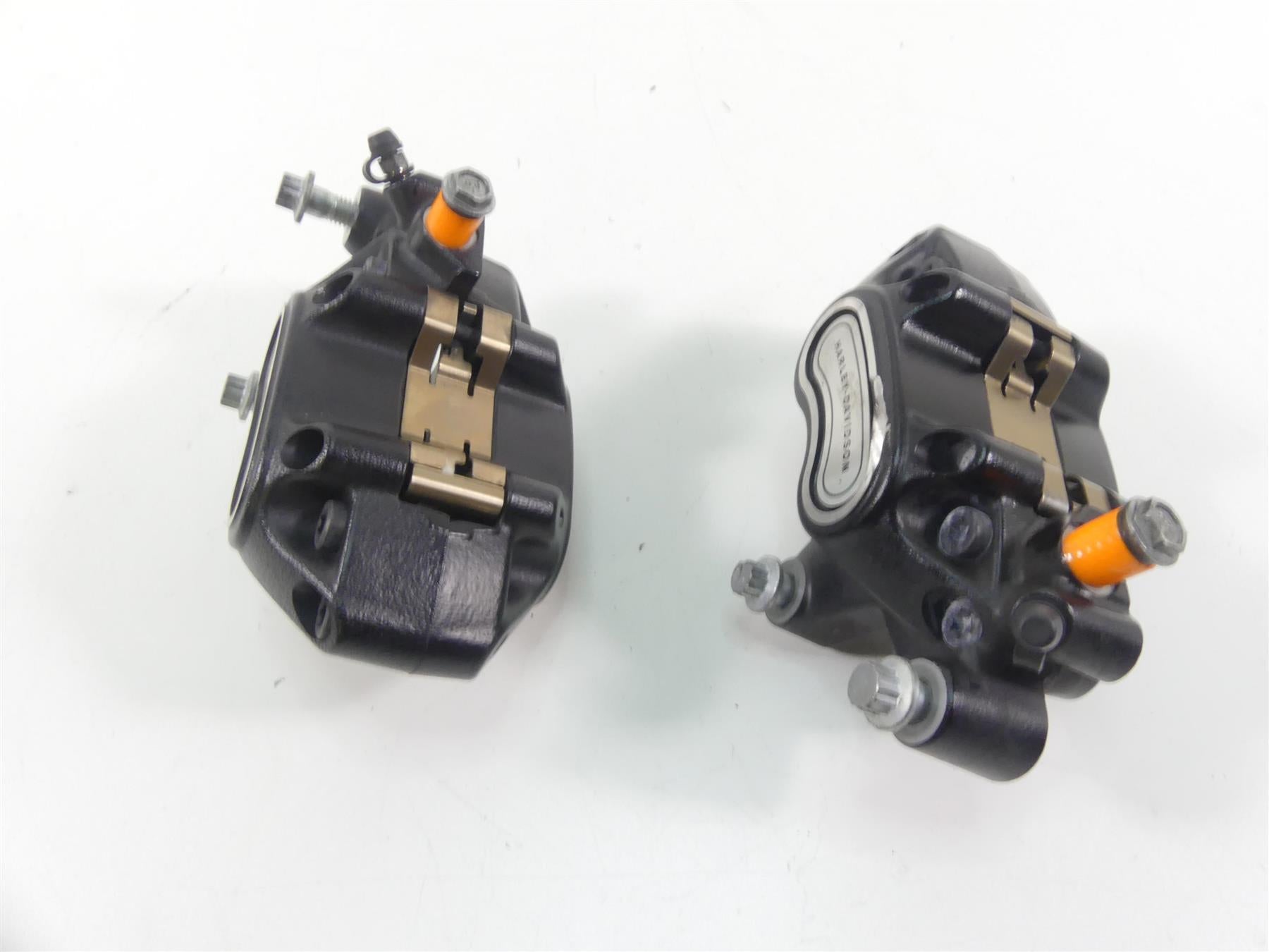 2018 Harley Softail FXFB Fat Bob Front Brake Caliper Set 41300095 41300205 {{ shop.shopifyCountryName }} - Mototech271