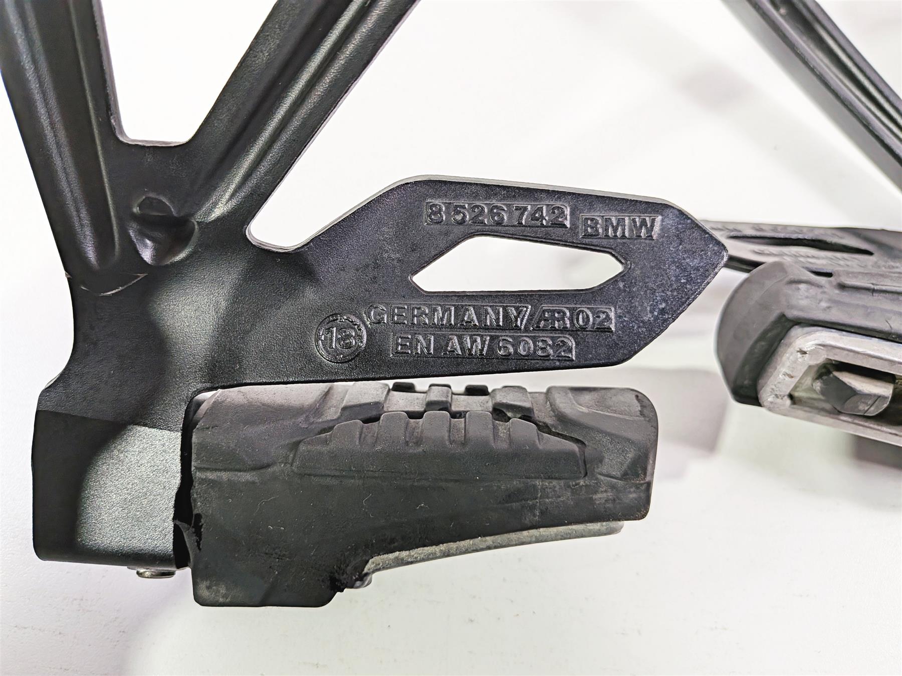2015 BMW R1200GS K50 Rear Black Passenger Foot Peg Set 46718526741 46718526742 {{ shop.shopifyCountryName }} - Mototech271