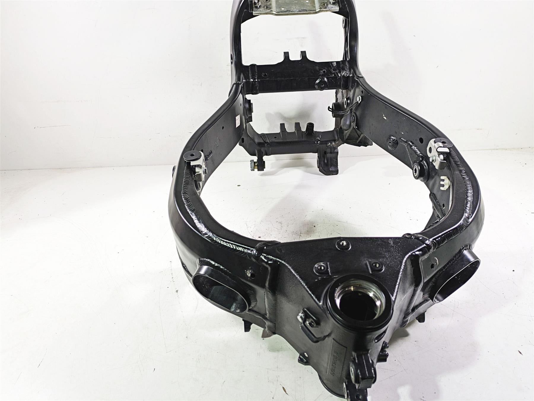 2018 Suzuki GSX1300 R Hayabusa Straight Main Frame Chassis 41100-15H13-YAP {{ shop.shopifyCountryName }} - Mototech271