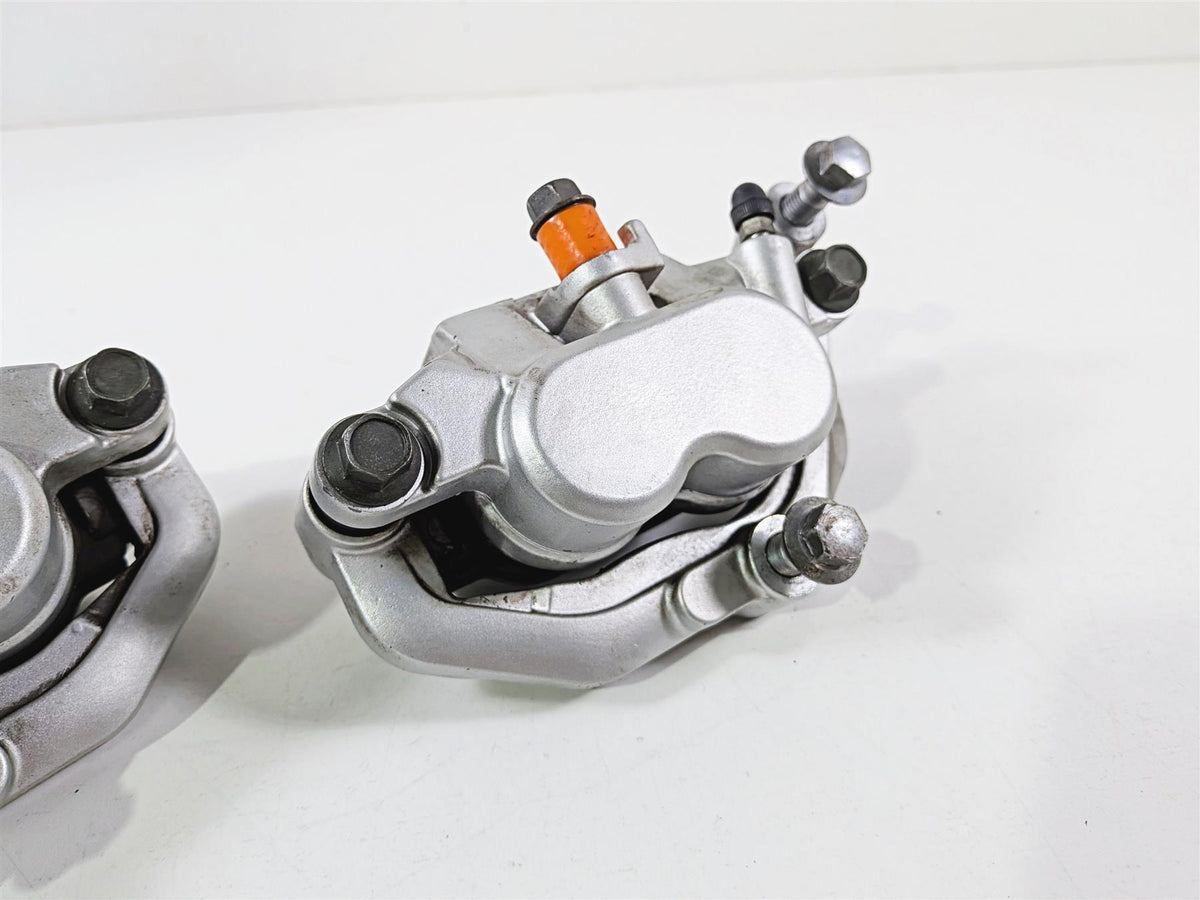 2006 Yamaha XVZ1300 Royal Star Front Brake Calipers 4WM-2580T-01 4WM-2580U-01 {{ shop.shopifyCountryName }} - Mototech271
