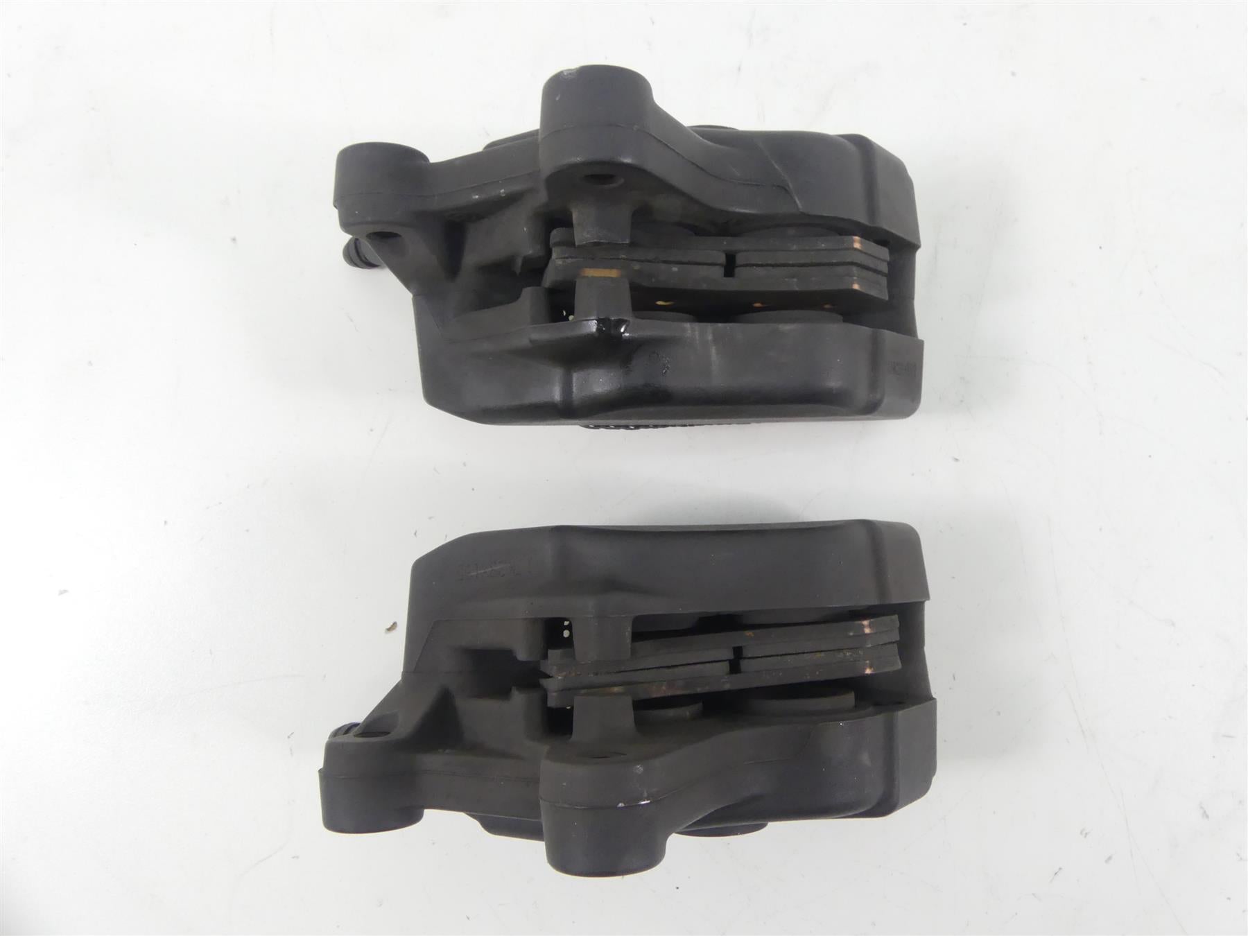 2014 Harley Touring FLHXS Street Glide Sp Front Brake Caliper Set 43027-08 {{ shop.shopifyCountryName }} - Mototech271
