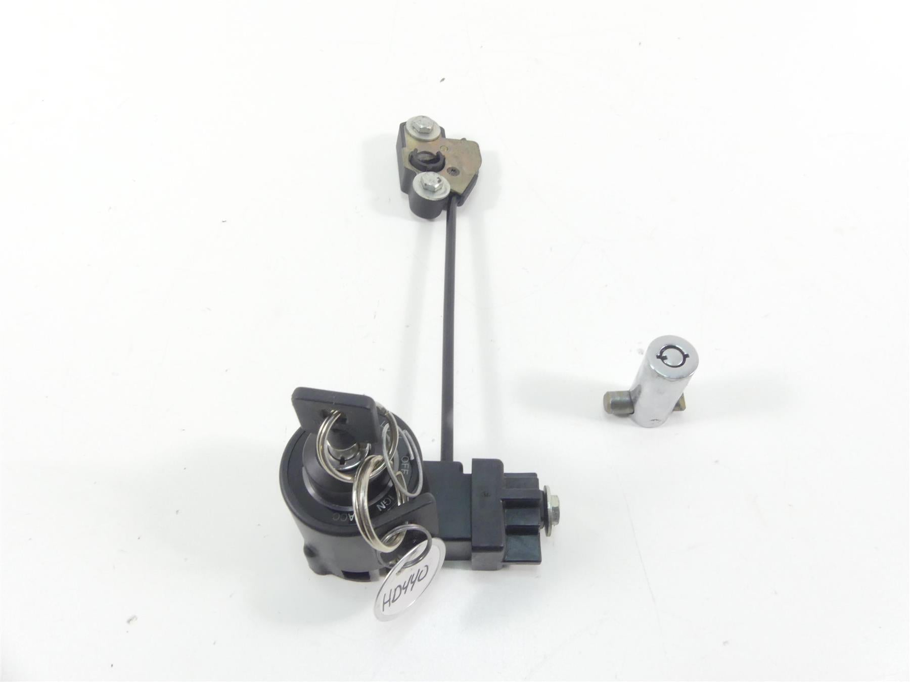 2006 Harley VRSCD Night Rod Ignition Switch Key Lock Set 71403-01 52385-01 {{ shop.shopifyCountryName }} - Mototech271