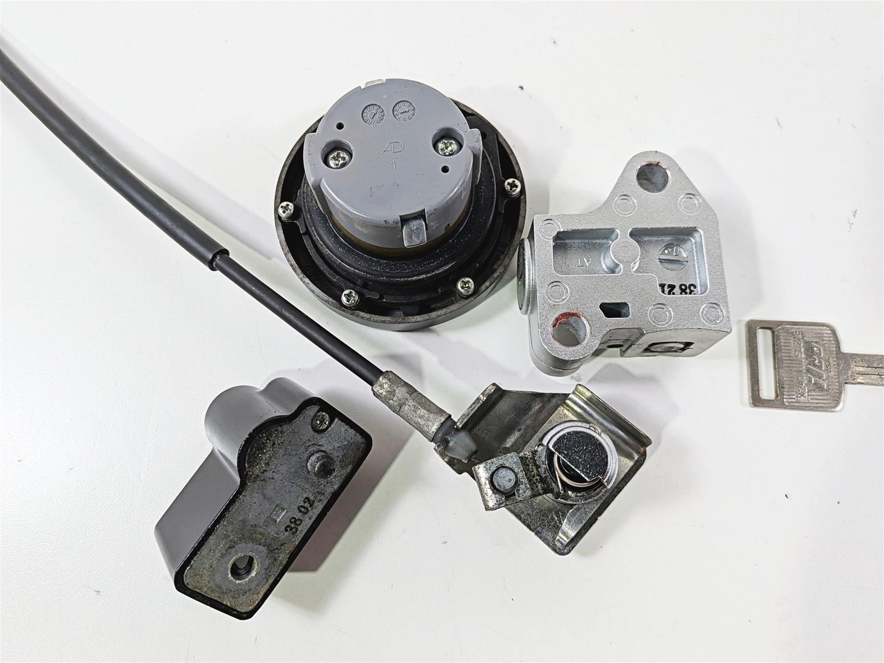 2014 Suzuki M109R VZR1800 Boulevard Key Lock Set 37000-49890 37000-49893 {{ shop.shopifyCountryName }} - Mototech271