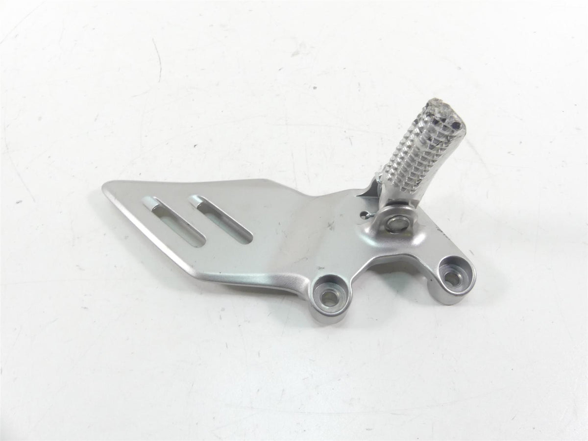 2022 Yamaha MT09 FZ09 Left Front Footpeg & Mount B7N-27442-00-00 {{ shop.shopifyCountryName }} - Mototech271