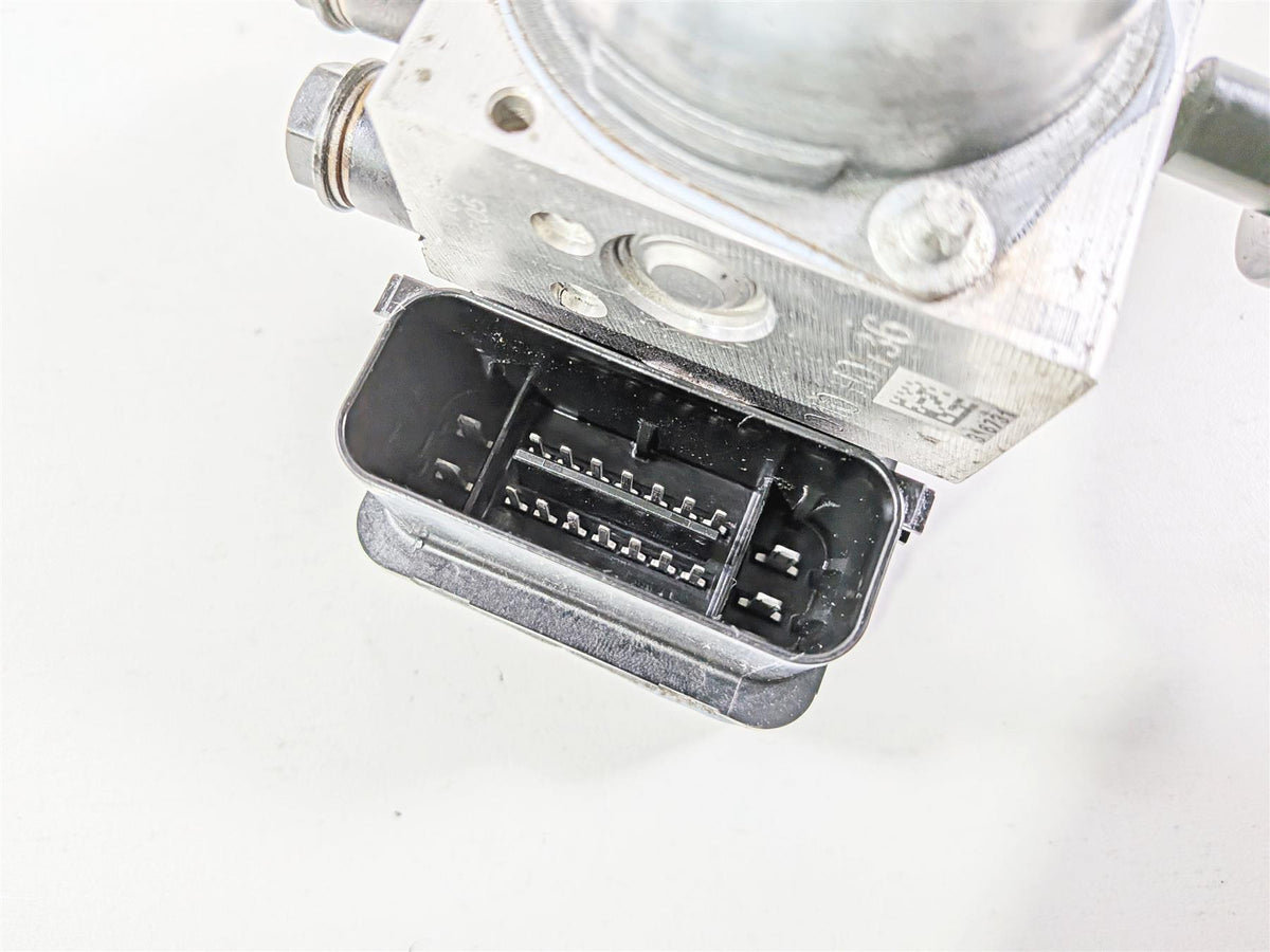 2015 Ducati Diavel Dark Abs Brake Pump Module 54240491A-Mototech271