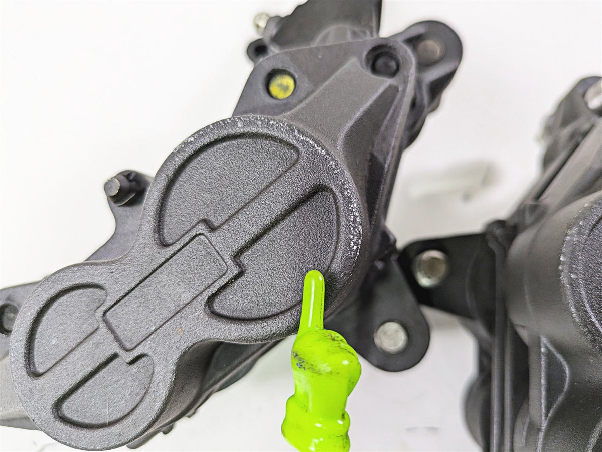 2006 Triumph Rocket 3 Front Brake Caliper Set & Lines T2020837 T2020388 {{ shop.shopifyCountryName }} - Mototech271