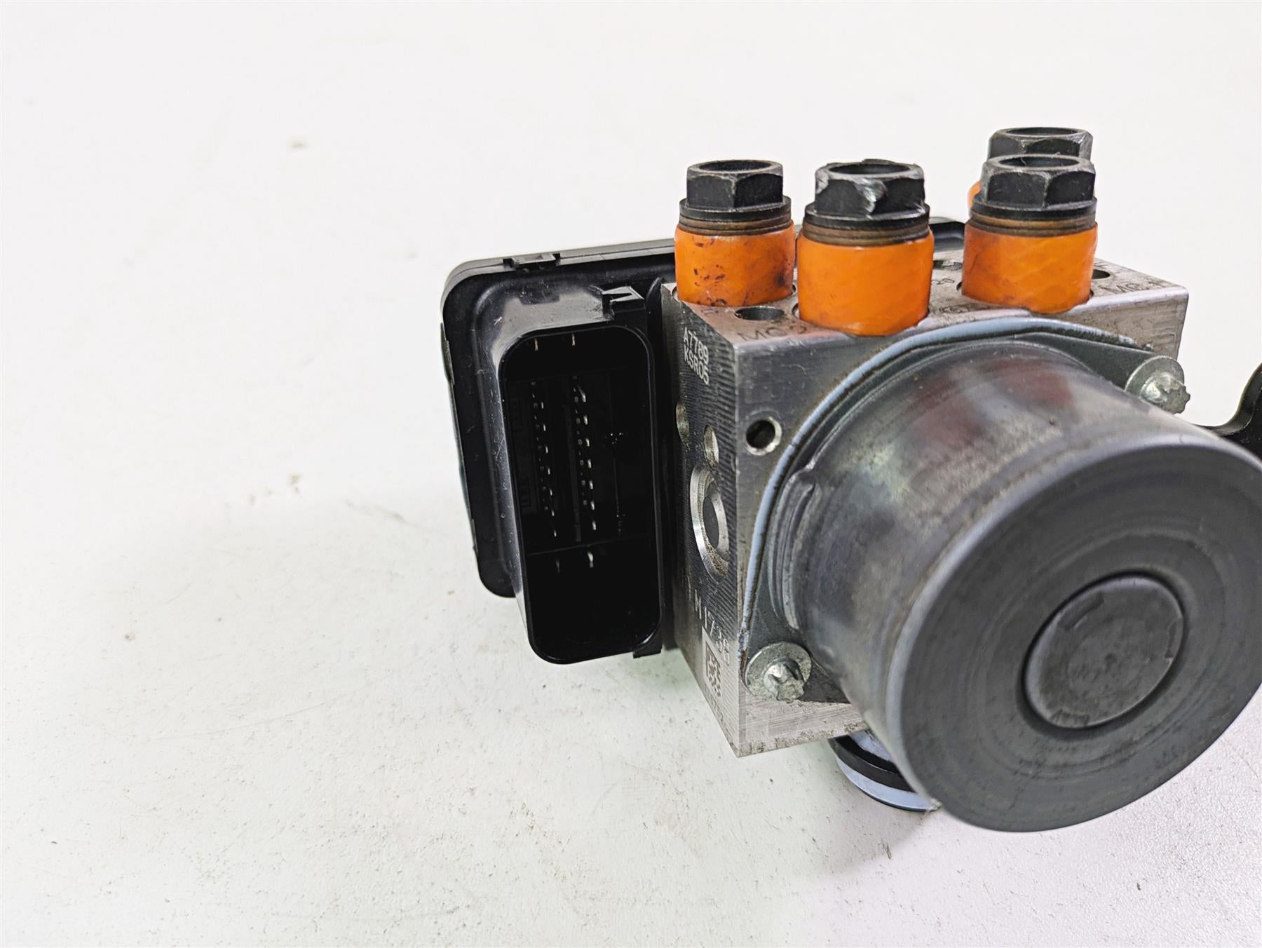 2013 Ducati Hypermotard 821 SP Abs Brake Pump Module 54240402A 54240331B {{ shop.shopifyCountryName }} - Mototech271