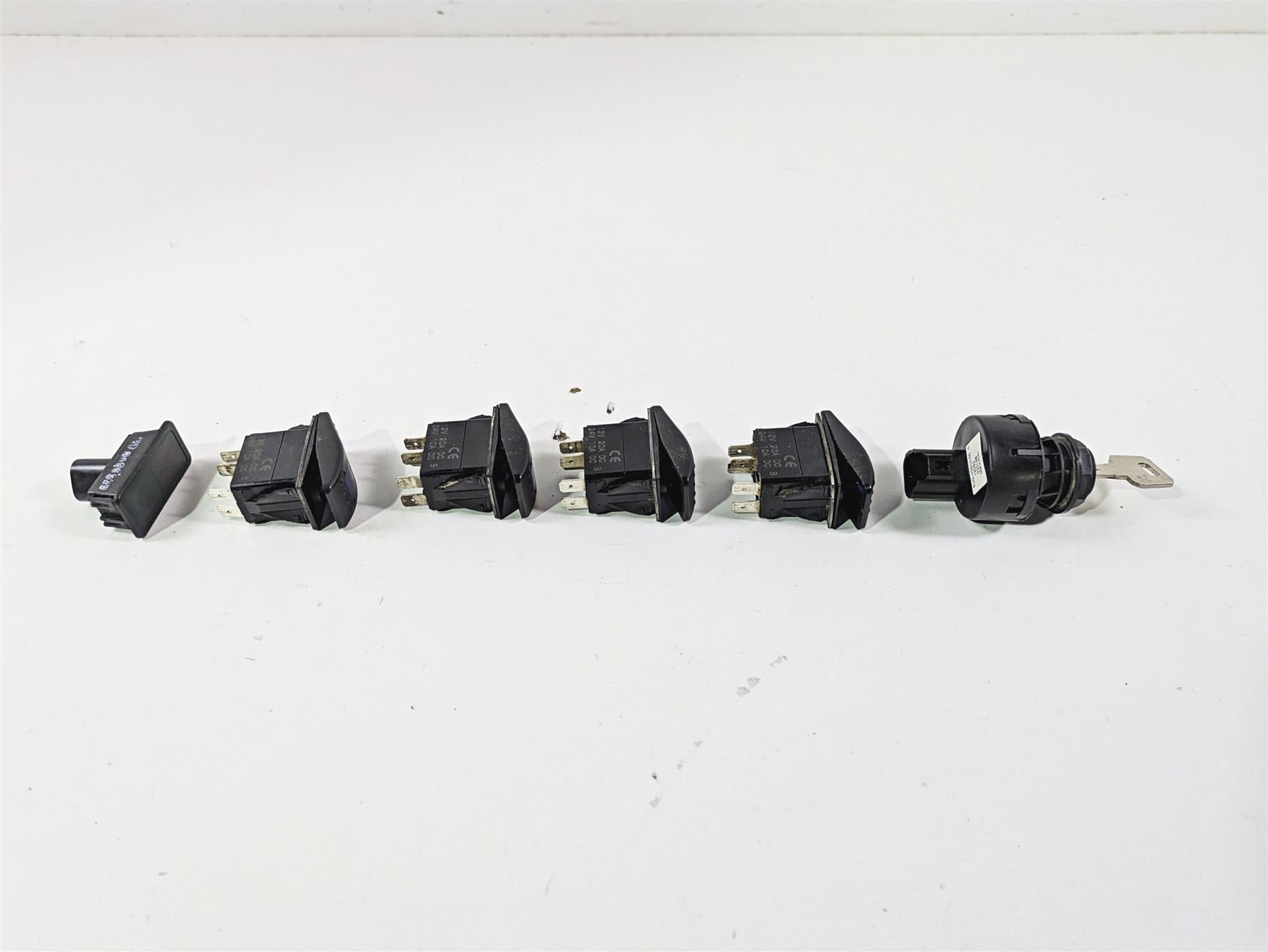 2020 Yamaha YXZ1000 R SS XTR Ignition Light Awd Switch Set 5UG-H2510-00-00 {{ shop.shopifyCountryName }} - Mototech271