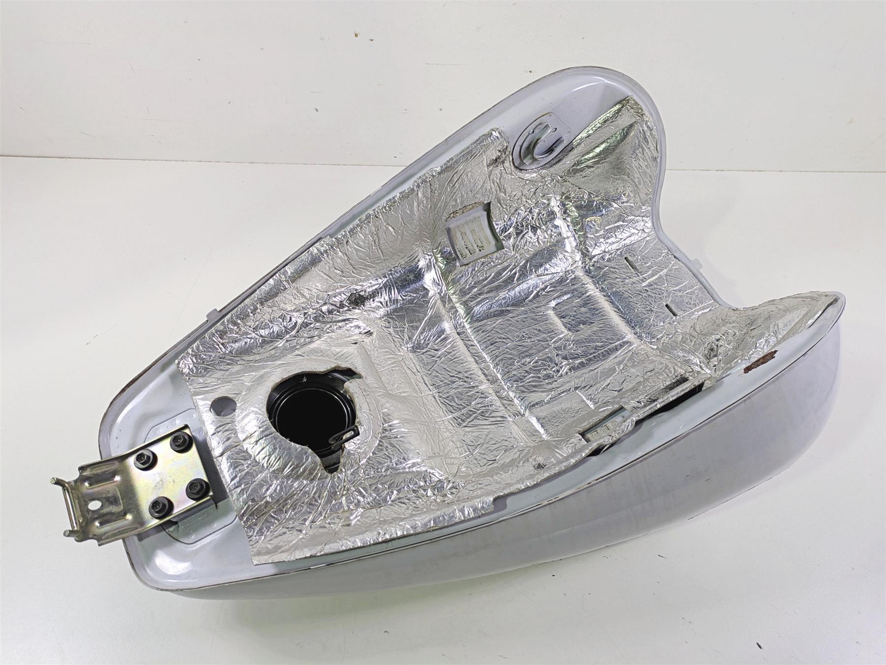 2019 Suzuki M109R VZR1800 Boulevard Fuel Gas Petrol Tank -Read 49100-48G80 {{ shop.shopifyCountryName }} - Mototech271