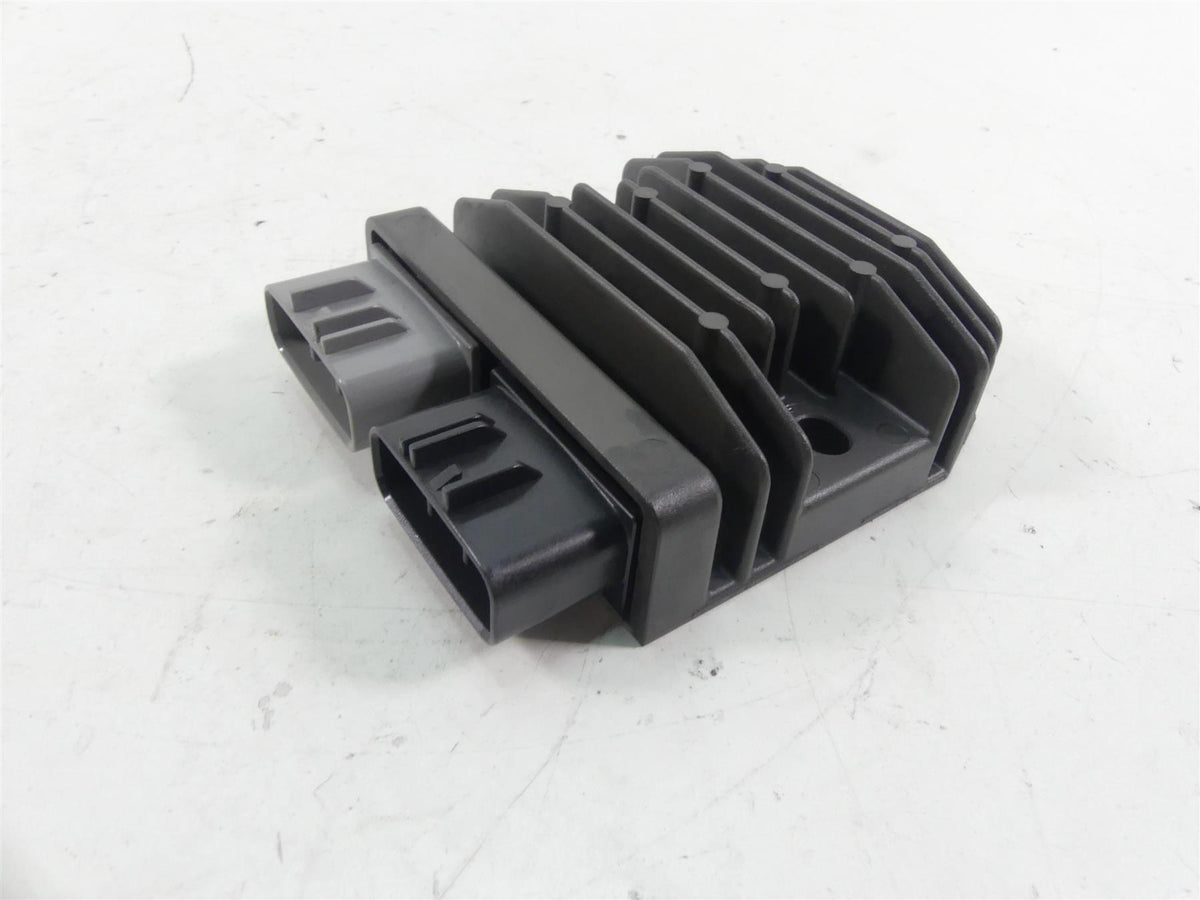 2017 Triumph Thruxton 1200R Rectifier Voltage Regulator T1300679 FH020AA {{ shop.shopifyCountryName }} - Mototech271