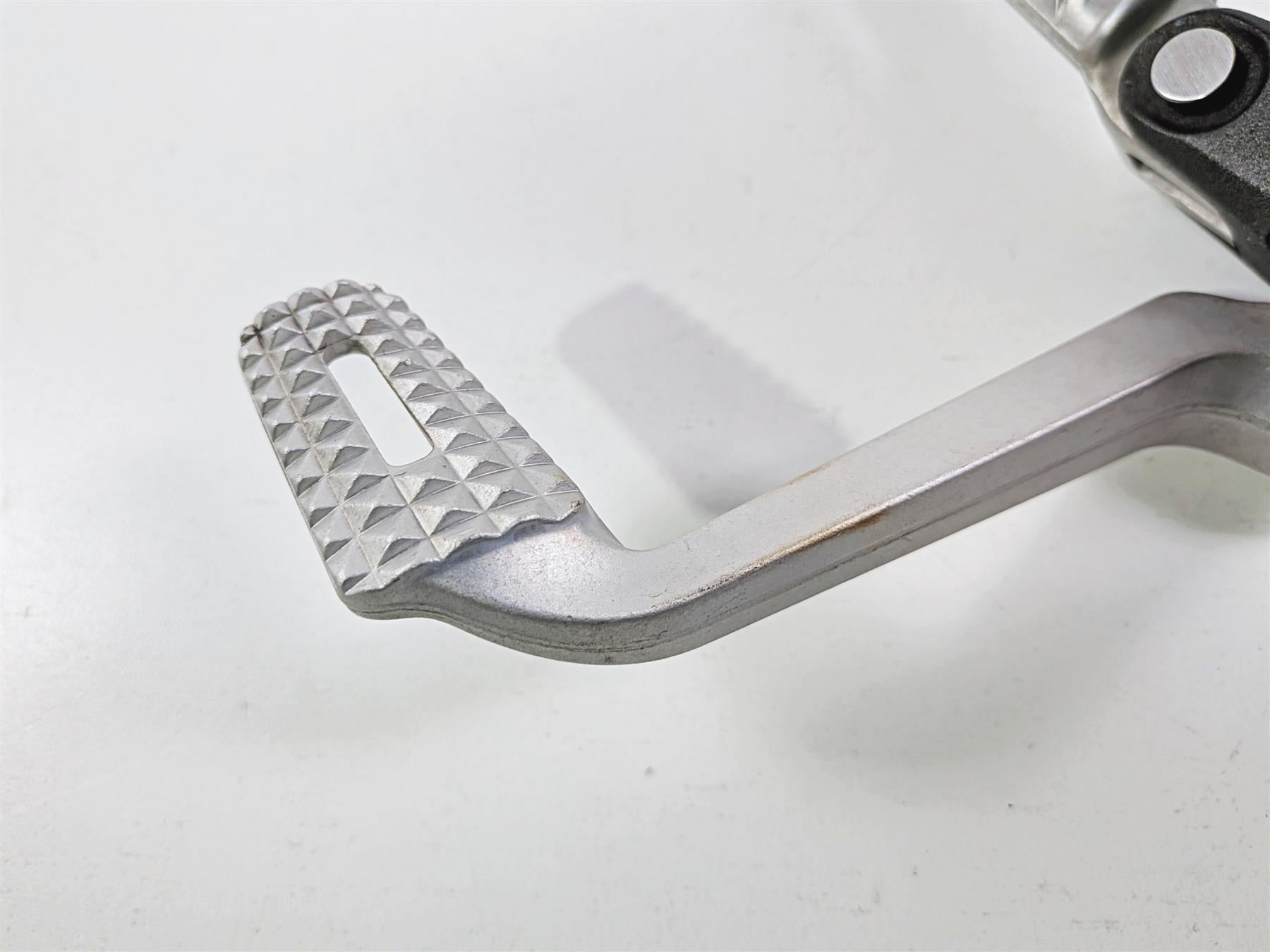2019 Triumph Speed Triple RS 1050 Front Right Foot Peg & Brake Pedal T2081844 {{ shop.shopifyCountryName }} - Mototech271