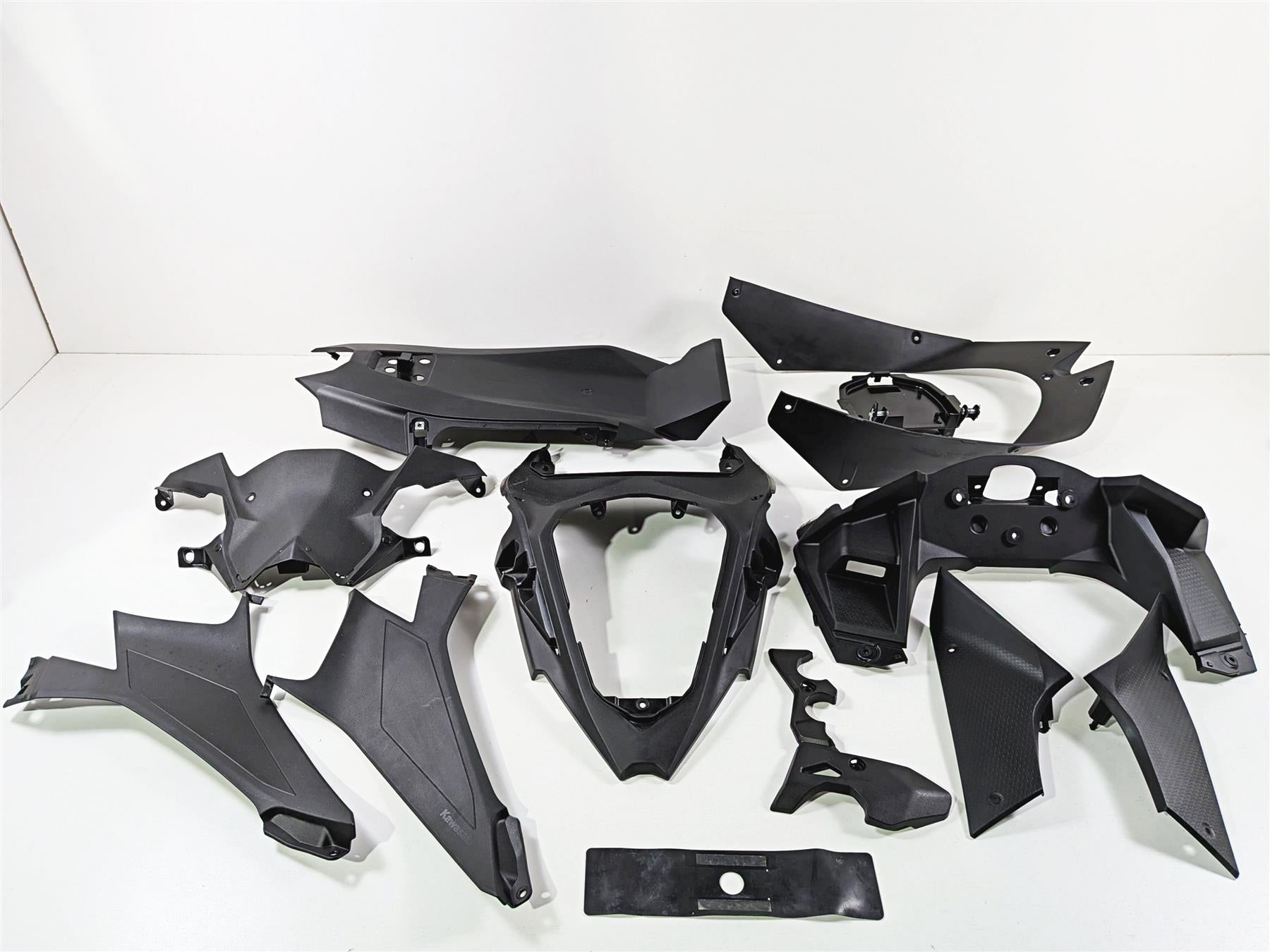 2024 Kawasaki EX500 Ninja 40th An. Tail & Side Cover Cockpit