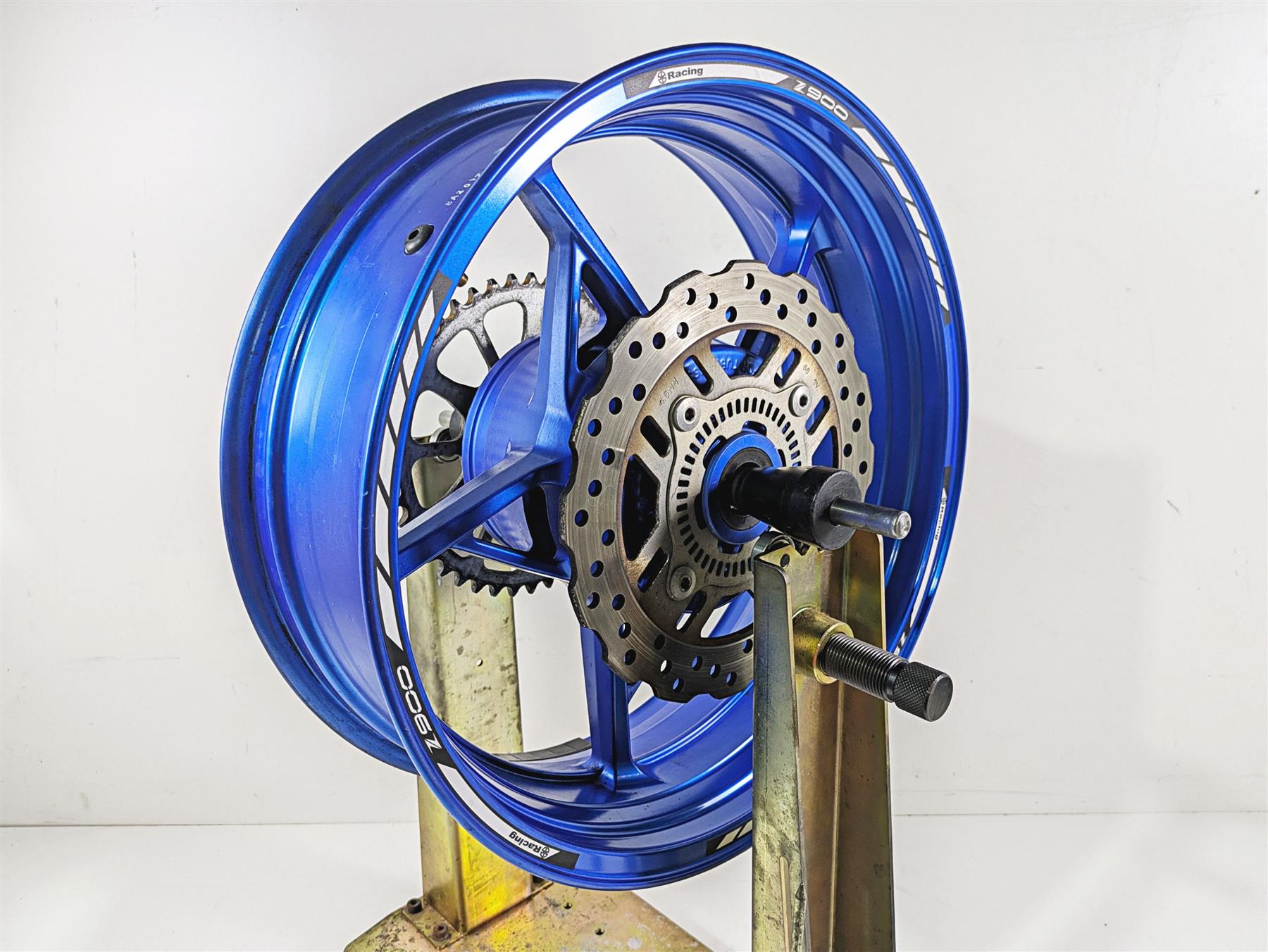 2020 Kawasaki Z900 ZR900 Nice Straight 17x5.5 Rear Wheel Rim Blue 41073-0713-60J {{ shop.shopifyCountryName }} - Mototech271