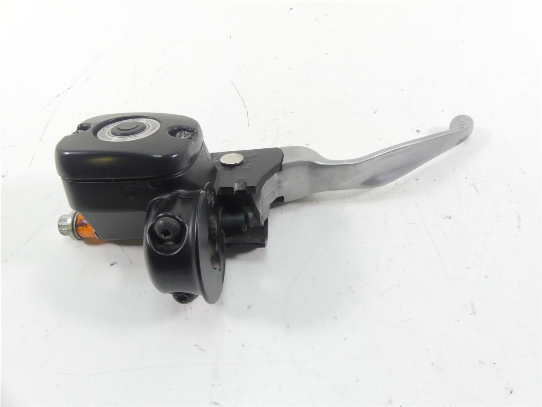 2015 Harley FLD Dyna Switchback Front Brake Master Cylinder 9/16