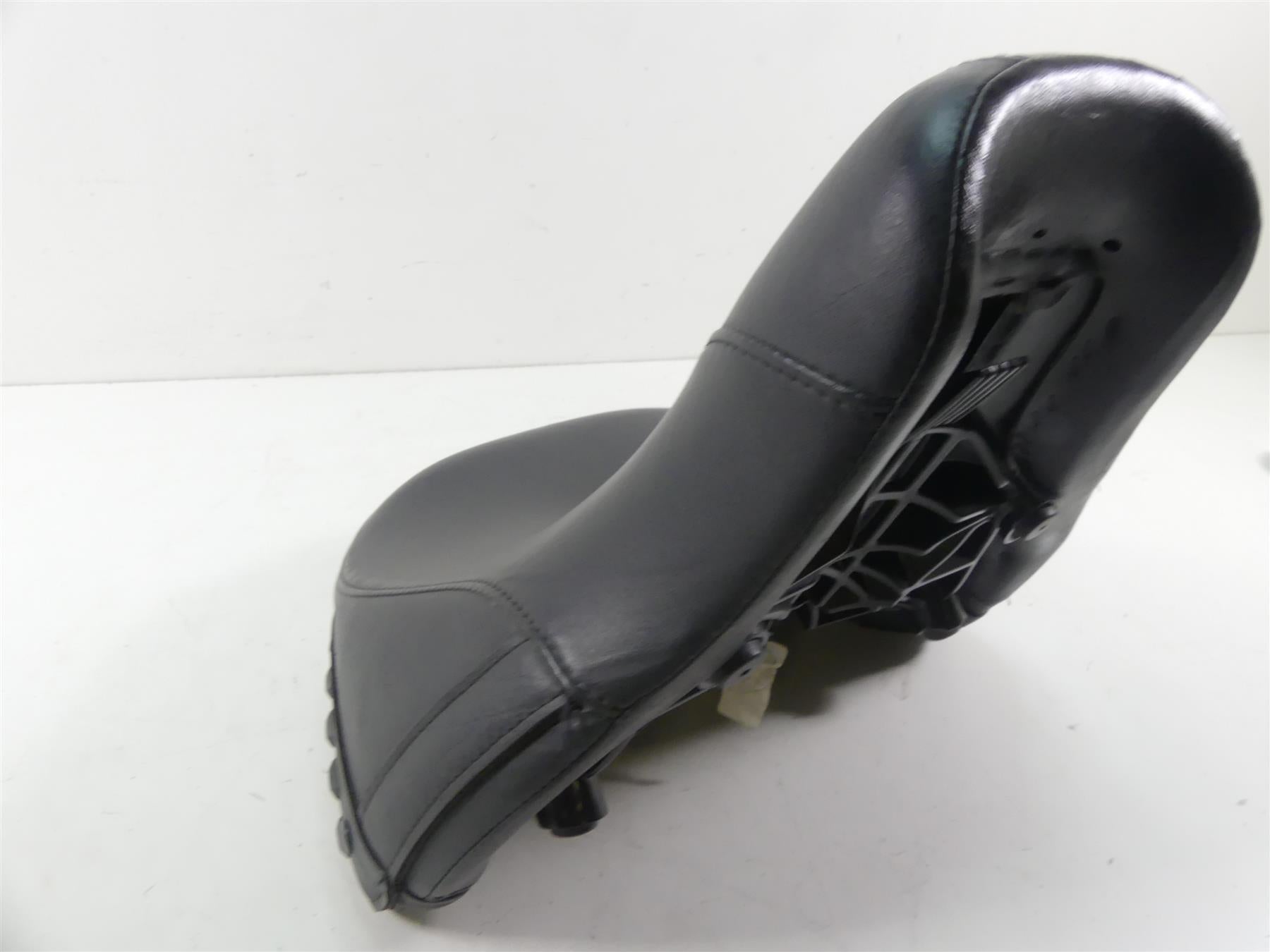 2018 Harley FLHC Softail Heritage Front Rider Driver Saddle Seat - Nice 52000271 {{ shop.shopifyCountryName }} - Mototech271