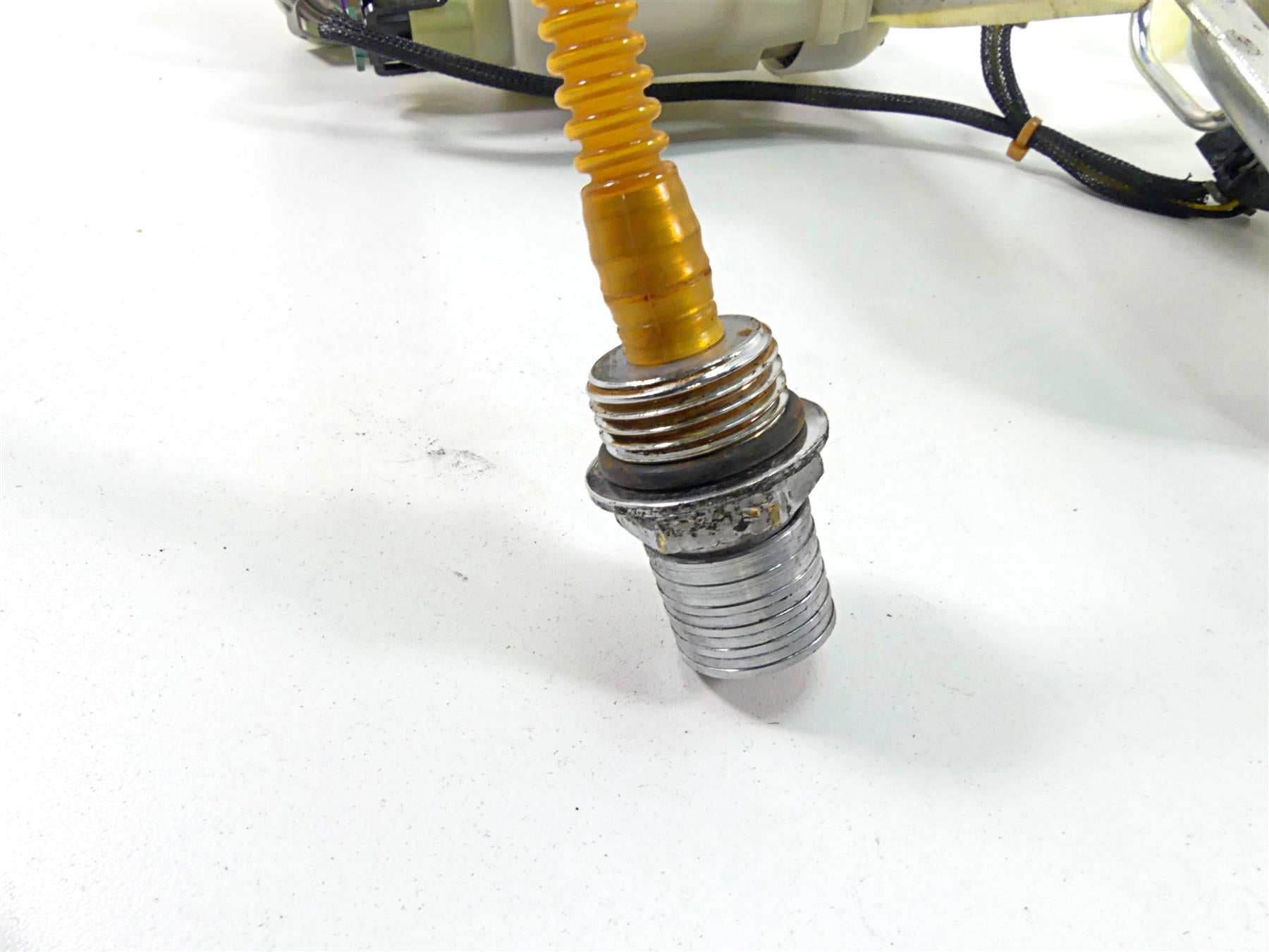 2014 Harley FXDL Dyna Low Rider Fuel Gas Petrol Pump & Sending Unit 75246-04A {{ shop.shopifyCountryName }} - Mototech271