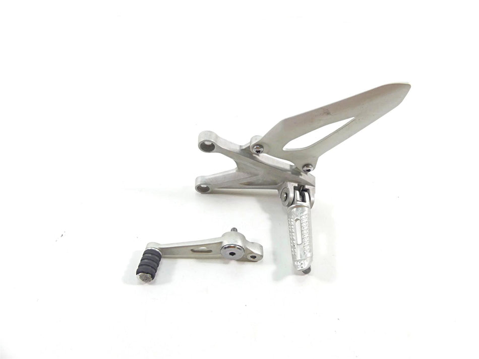2022 Triumph Speed Triple 1200 RS Front Left Footpeg & Shifter T2082544 T2082910 {{ shop.shopifyCountryName }} - Mototech271