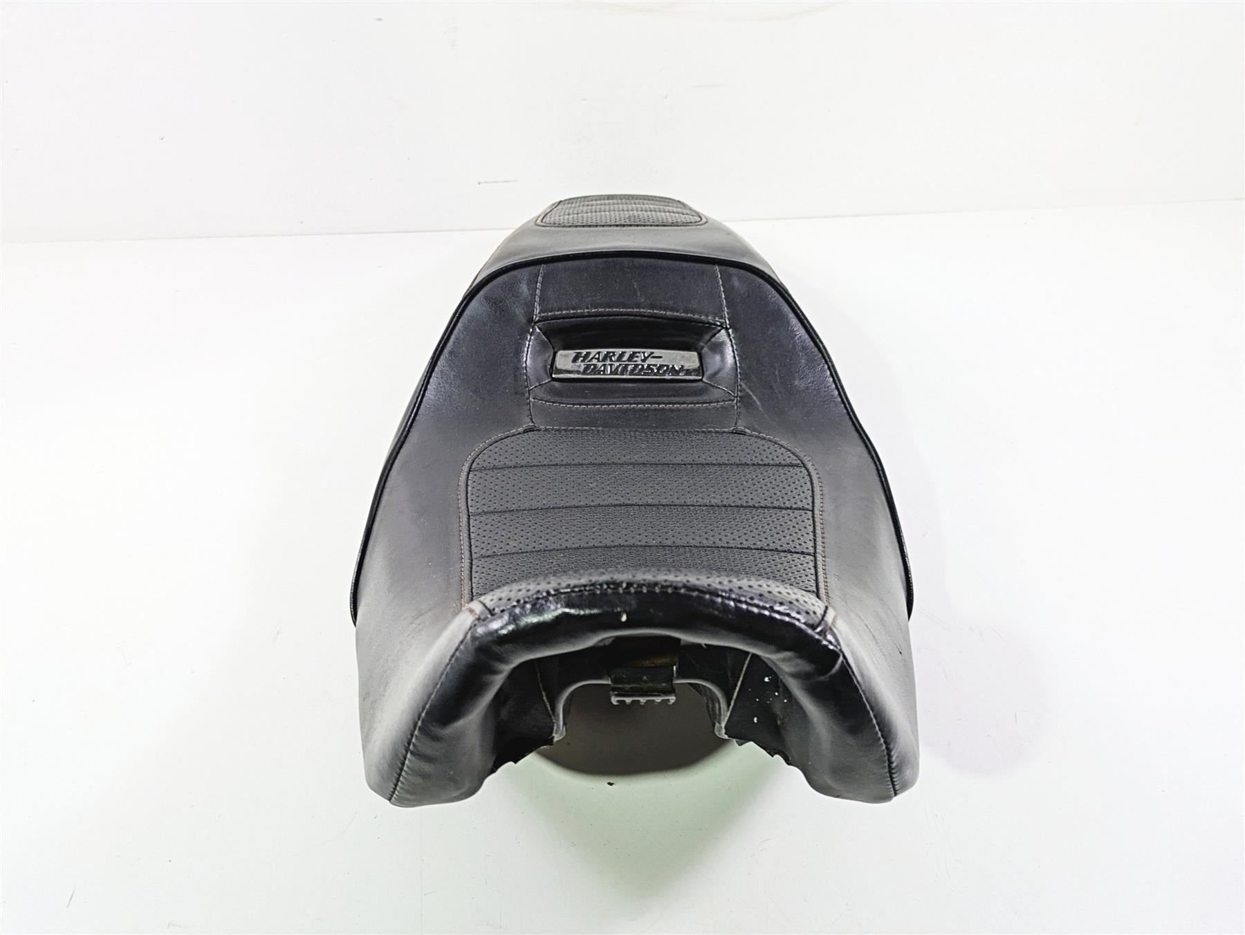 2016 Harley FXDL Dyna Low Rider Seat Saddle -No Tears 52000136 {{ shop.shopifyCountryName }} - Mototech271