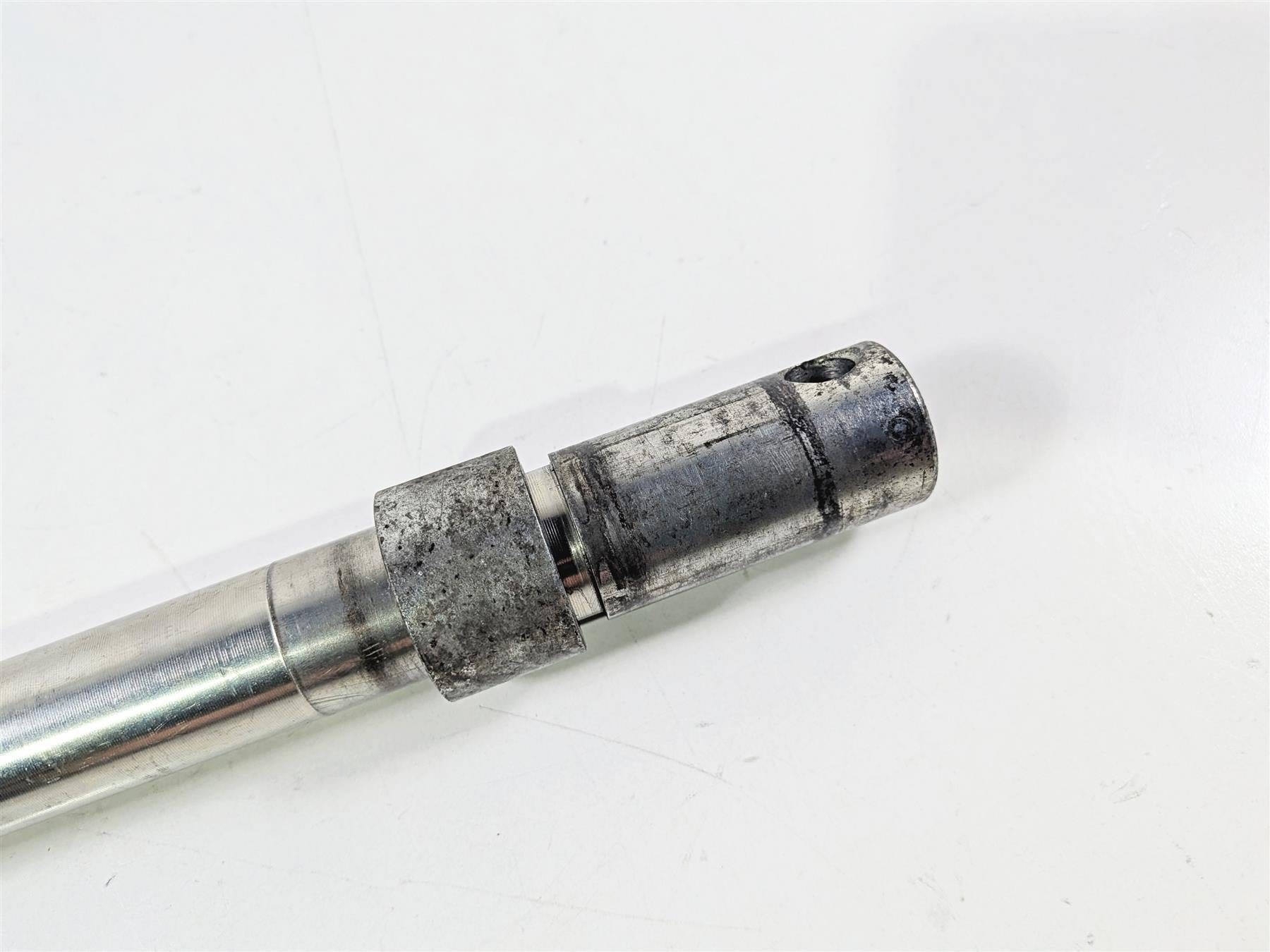 2004 Harley Touring FLTRI Road Glide Front Axle Wheel Spindle 1" 43364-00-Mototech271