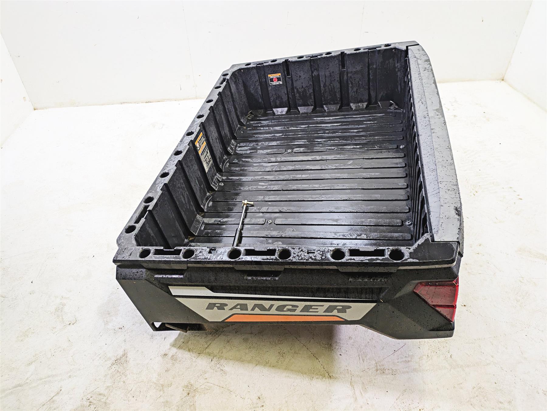 2022 Polaris Ranger 1000 Premium Rear Trunk Bed Assembly READ 2208995 {{ shop.shopifyCountryName }} - Mototech271