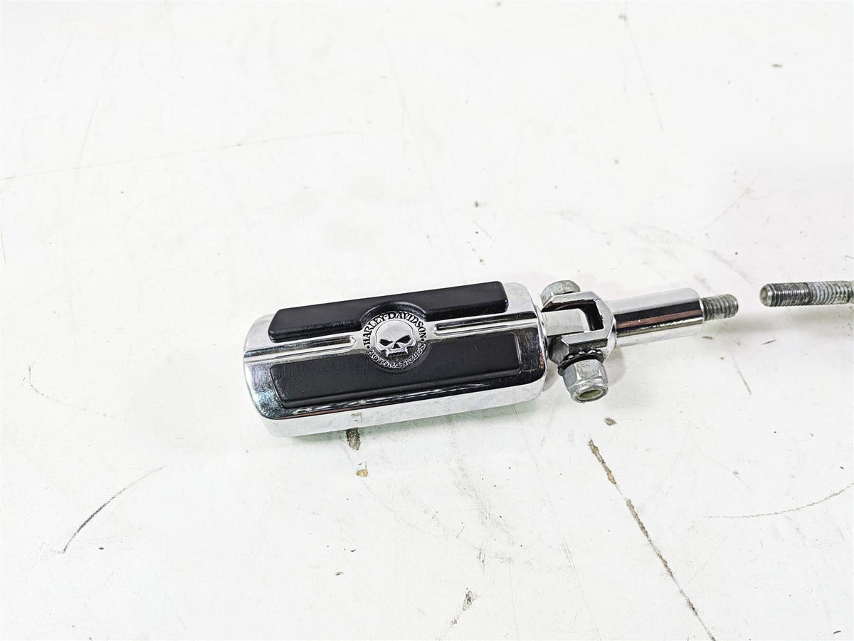 2004 Harley Softail FLSTF Fat Boy Rear Willie G Skull Footpeg Set -Read 50370-04 {{ shop.shopifyCountryName }} - Mototech271