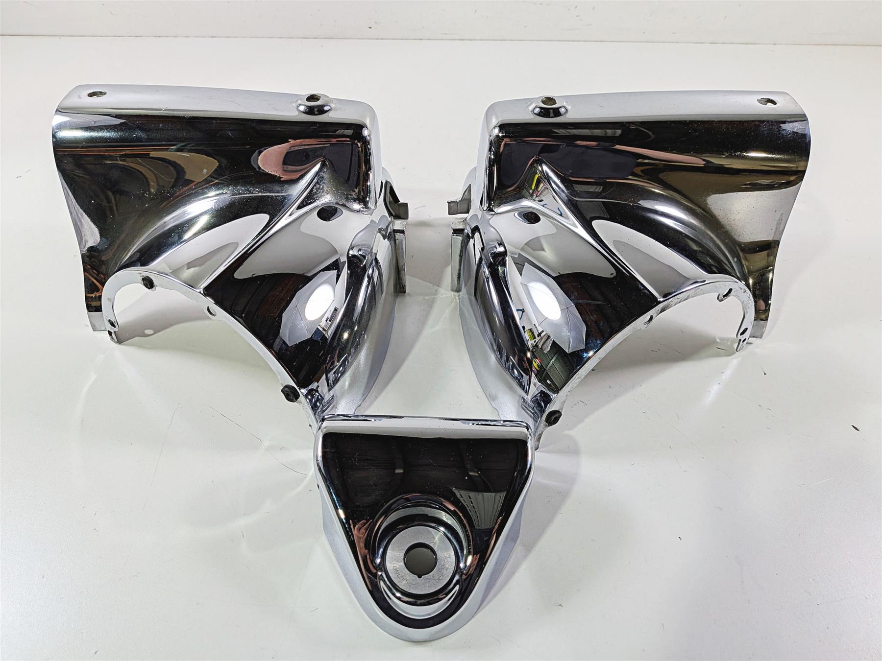 2001 Harley FLHRCI Road King Chrome Headlight Nacelle - Read 67924-06 67866-94 {{ shop.shopifyCountryName }} - Mototech271