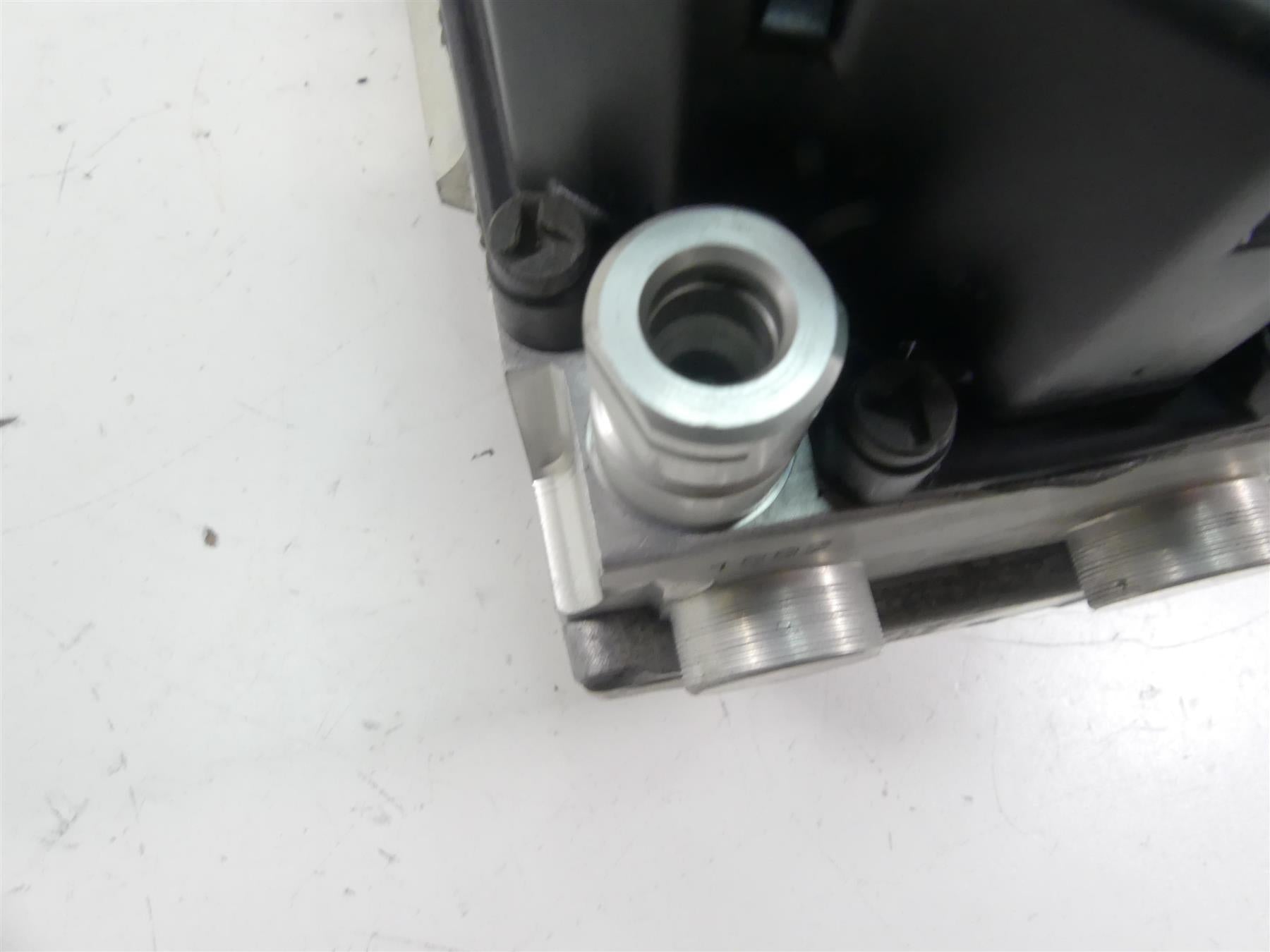 2003 BMW R1150 GS R21 Abs Brake Pump Block Module Integral 34517660909 {{ shop.shopifyCountryName }} - Mototech271