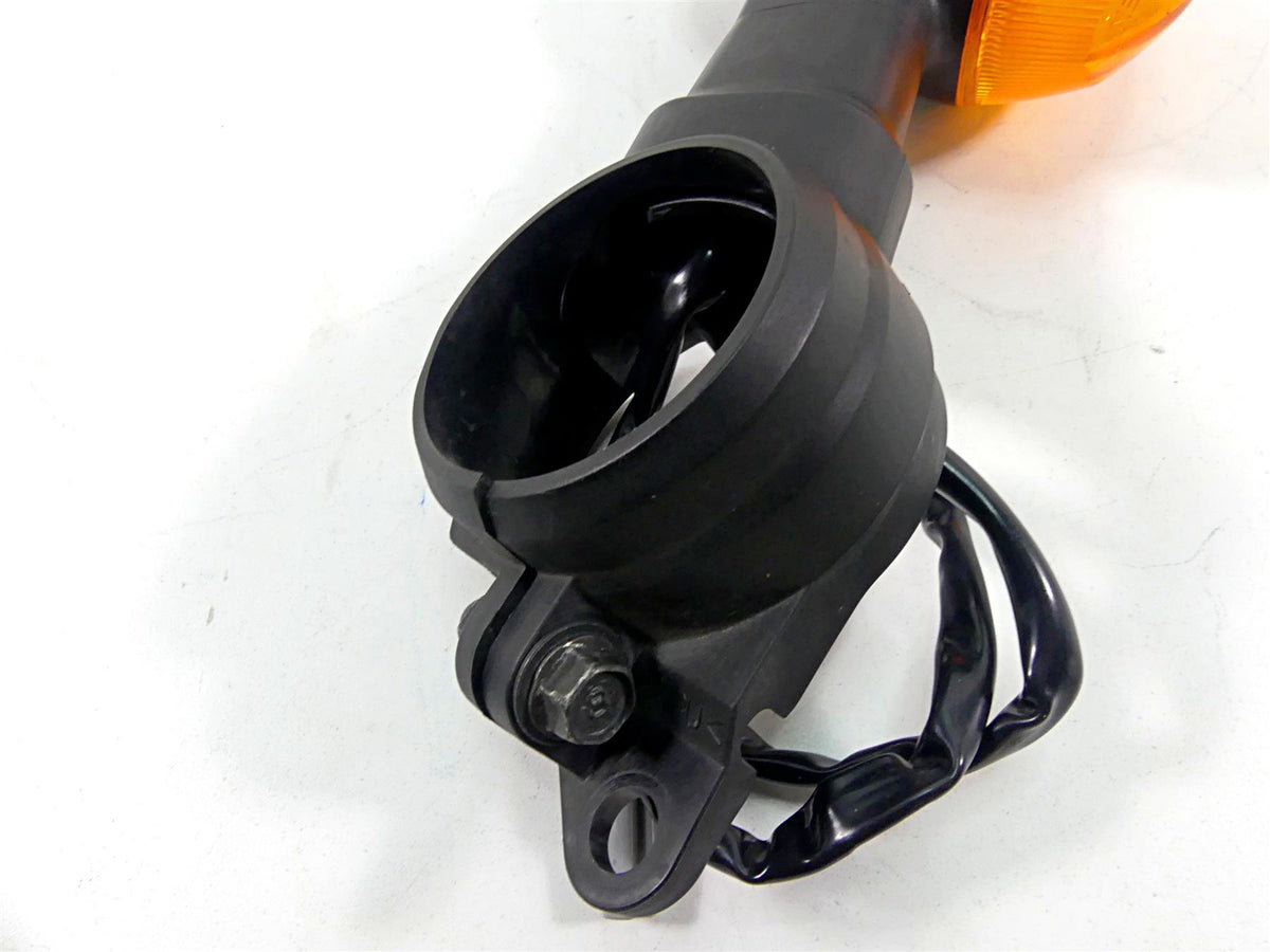 2012 Yamaha VMX17 VMAX 1700 Front Left Turn Signal Blinker 2S3-83310-10-00 {{ shop.shopifyCountryName }} - Mototech271