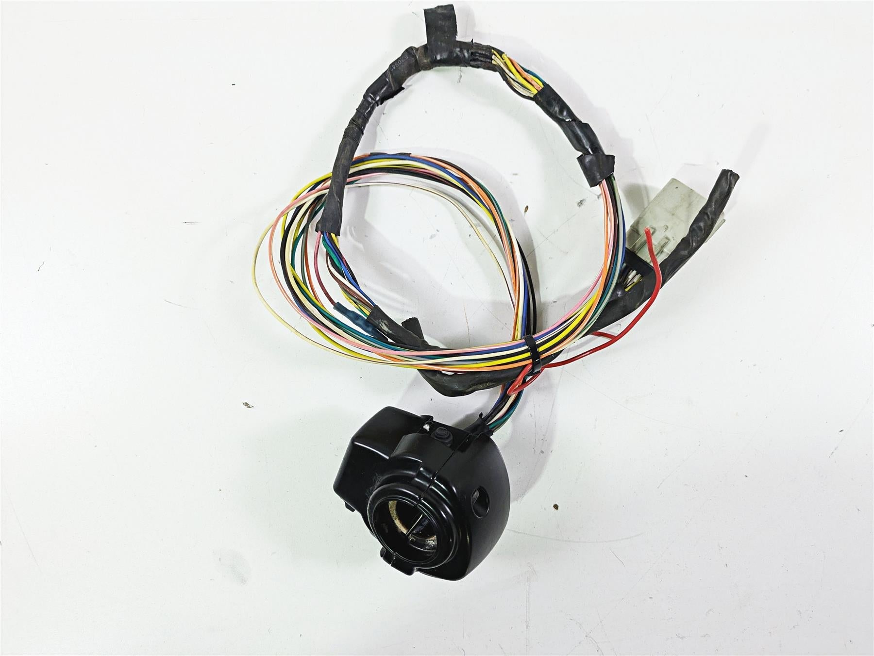2011 Harley Touring FLHTCUSE CVO E-Glide Left Hand Control Switch 71685-06A {{ shop.shopifyCountryName }} - Mototech271