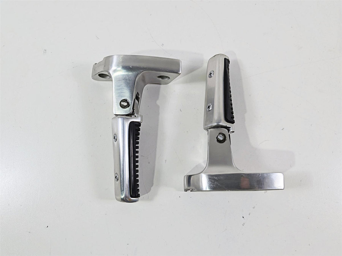2006 Suzuki C90 VL1500T Boulevard Rear Passenger Footpeg Set 43811-10F10 {{ shop.shopifyCountryName }} - Mototech271