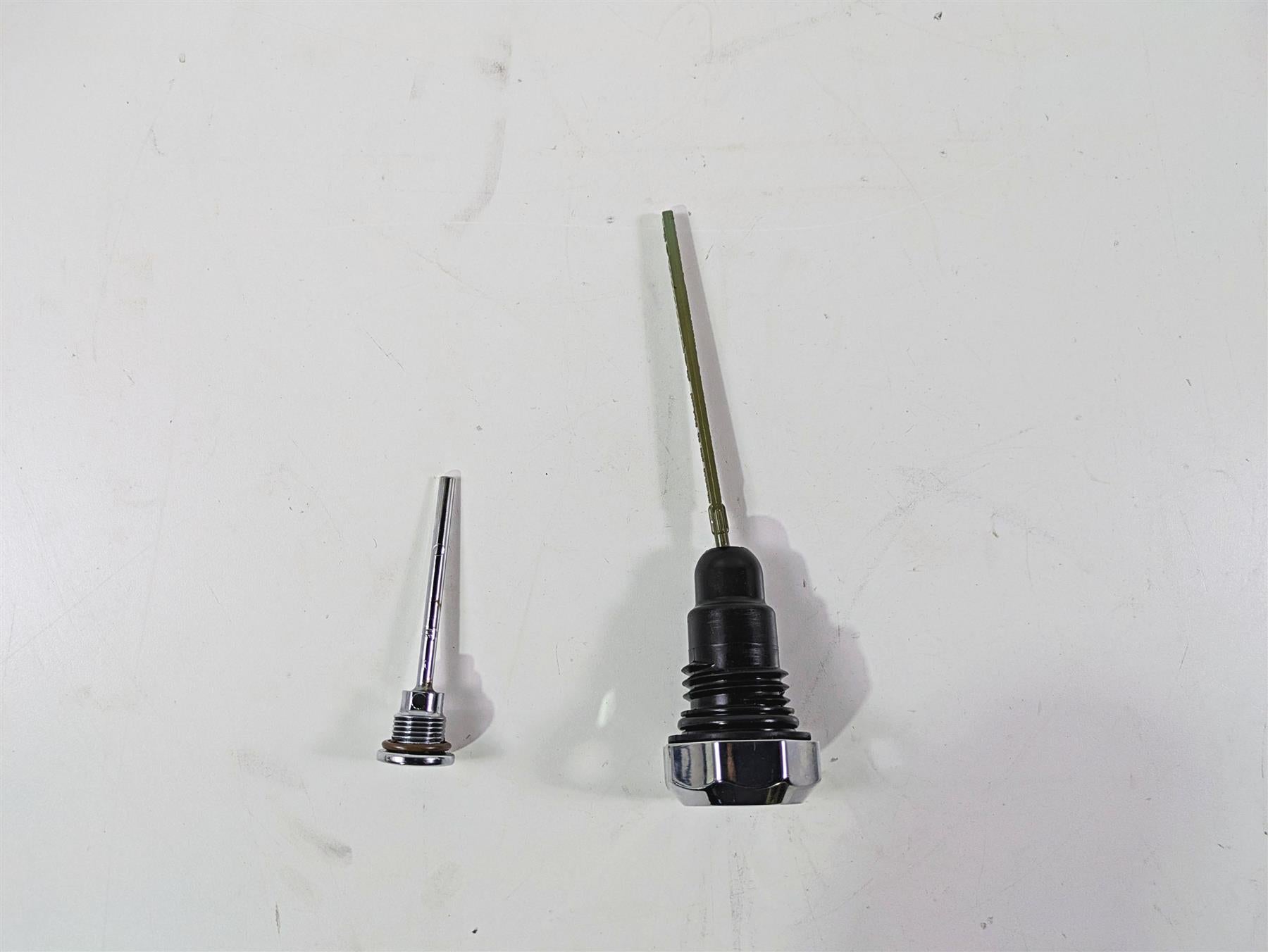 2007 Harley Touring FLHRSE CVO Road King Transmission Oil Dipstick Set 62693-07A {{ shop.shopifyCountryName }} - Mototech271