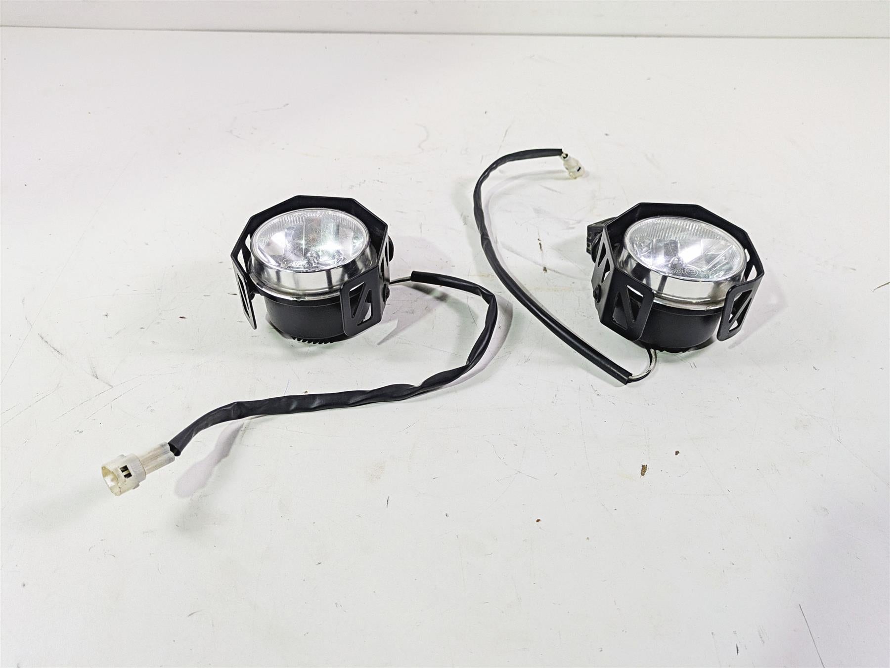2020 Suzuki V-Strom 1050 XT Fog Light Spot Lamp Set 99000-990D2-220 {{ shop.shopifyCountryName }} - Mototech271