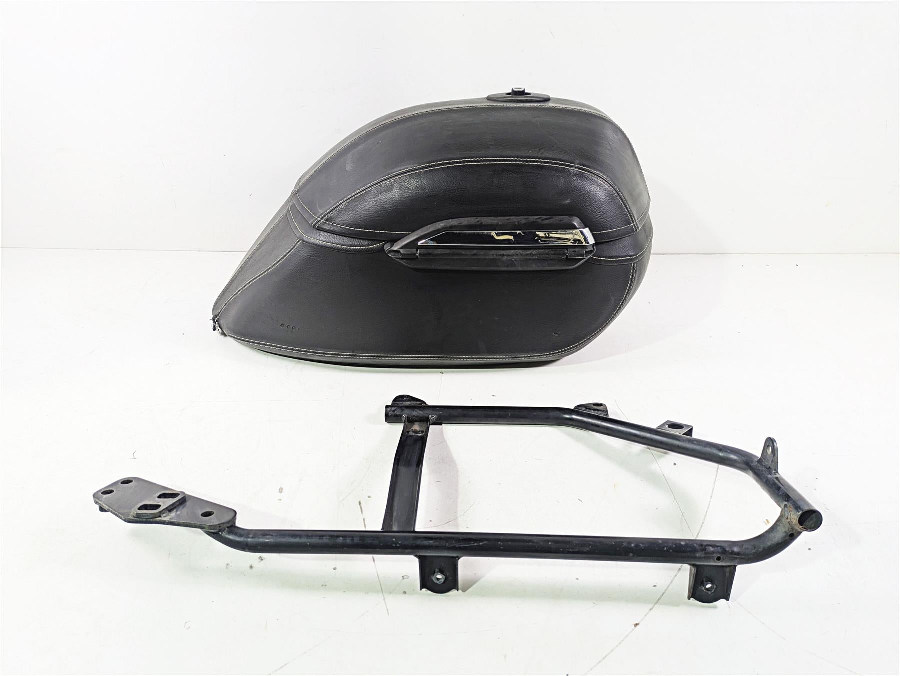 2007 Yamaha XVS1300 V-Star Tour Right Saddlebag + Mount 5S6-F8440-01-00