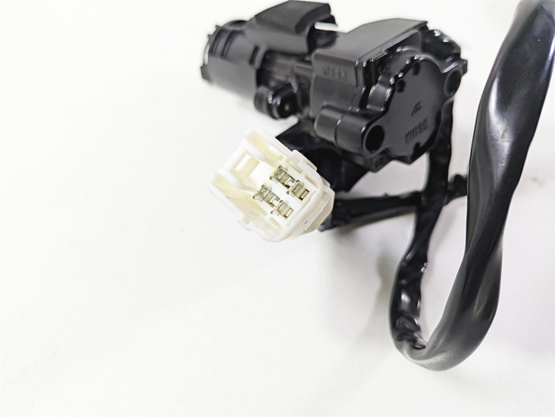 2022 Kawasaki ZR900RS Cafe Ignition Switch Key Lock Tank Cap Set Read 27048-5159 {{ shop.shopifyCountryName }} - Mototech271