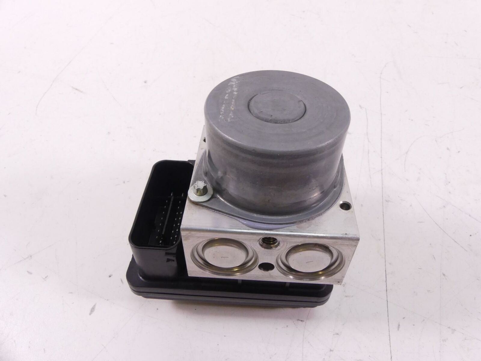 2019 Ducati Supersport 939 S Abs Brake Pump Module 54240651B {{ shop.shopifyCountryName }} - Mototech271