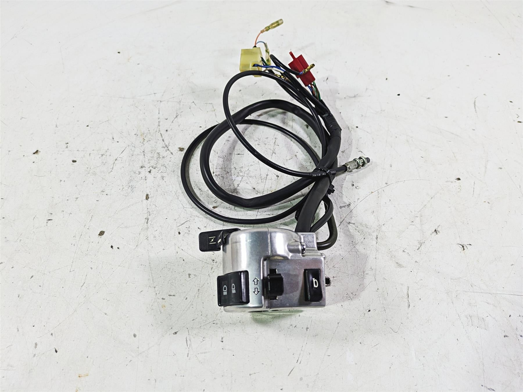 1998 Honda GL1500 Valkyrie Tour Left Hand Blinker Control Switch 35020-MZ0-670 {{ shop.shopifyCountryName }} - Mototech271
