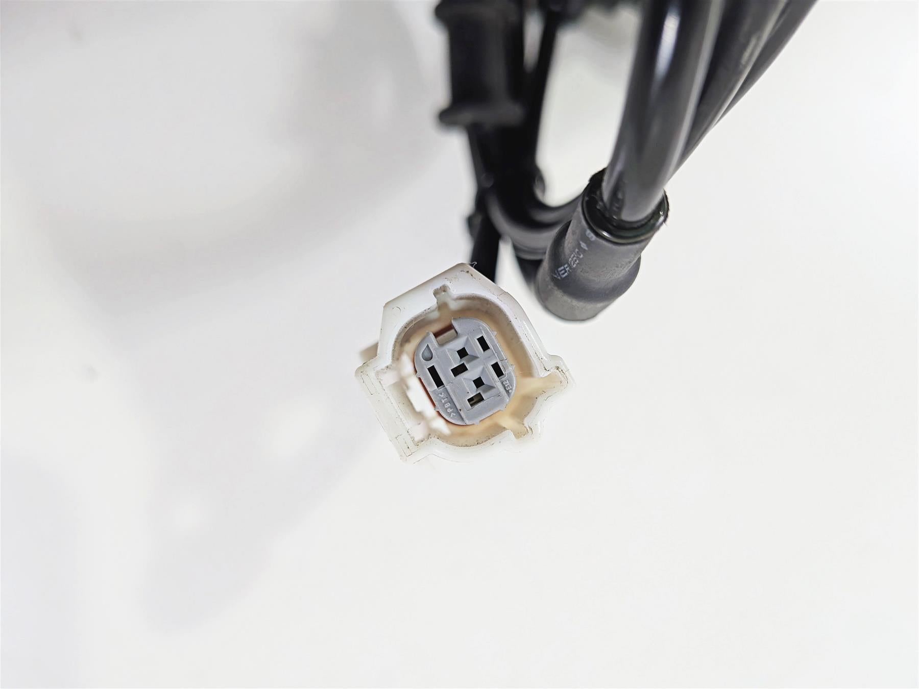 2023 Yamaha MT10 MTN1000 Rear Abs Brake Wheel Speed Sensor 2CR-85980-01-00 {{ shop.shopifyCountryName }} - Mototech271