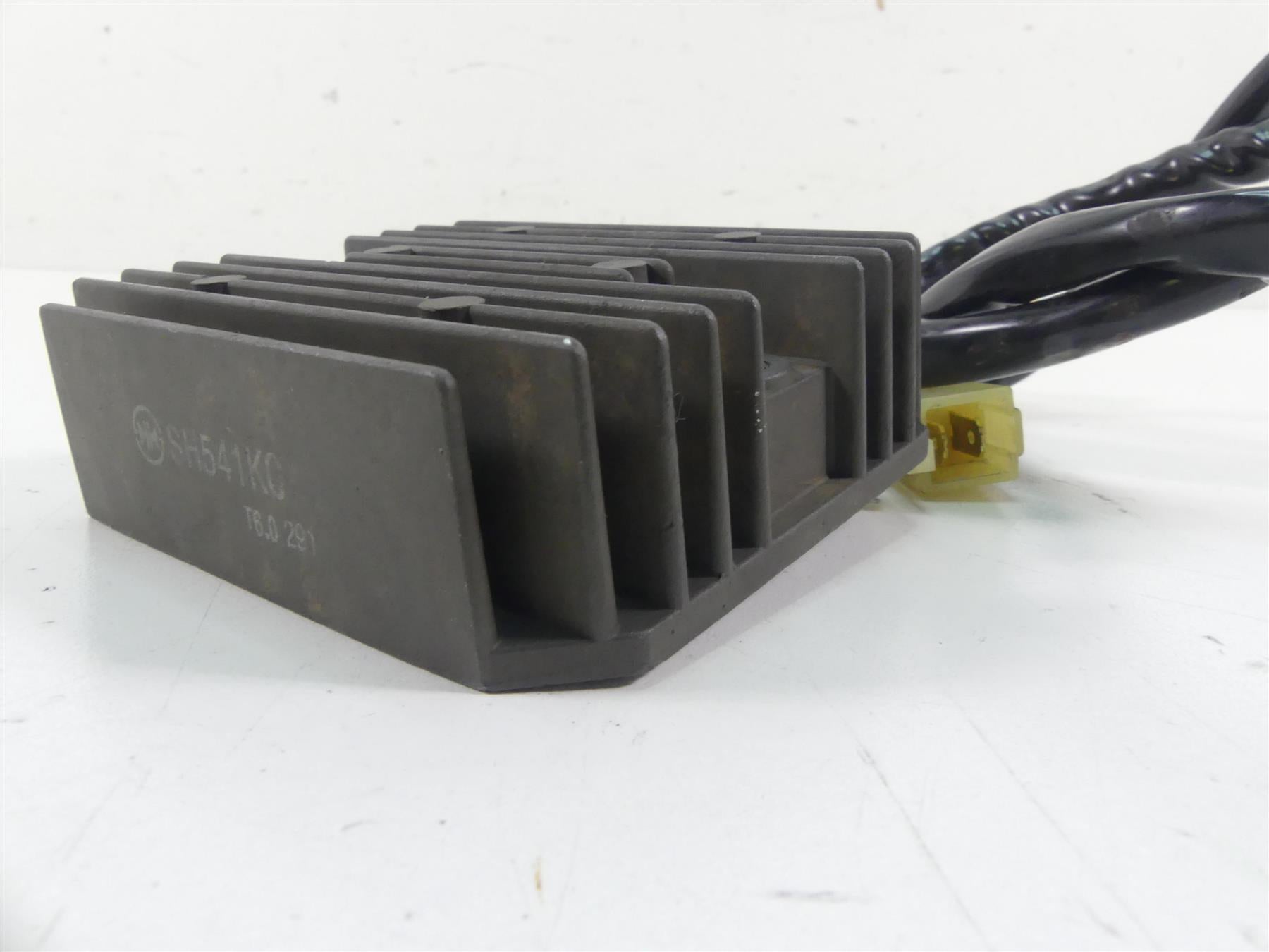 2007 Honda VT1100 C Shadow Spirit Rectifier Voltage Regulator 31600-MCK-A51 {{ shop.shopifyCountryName }} - Mototech271