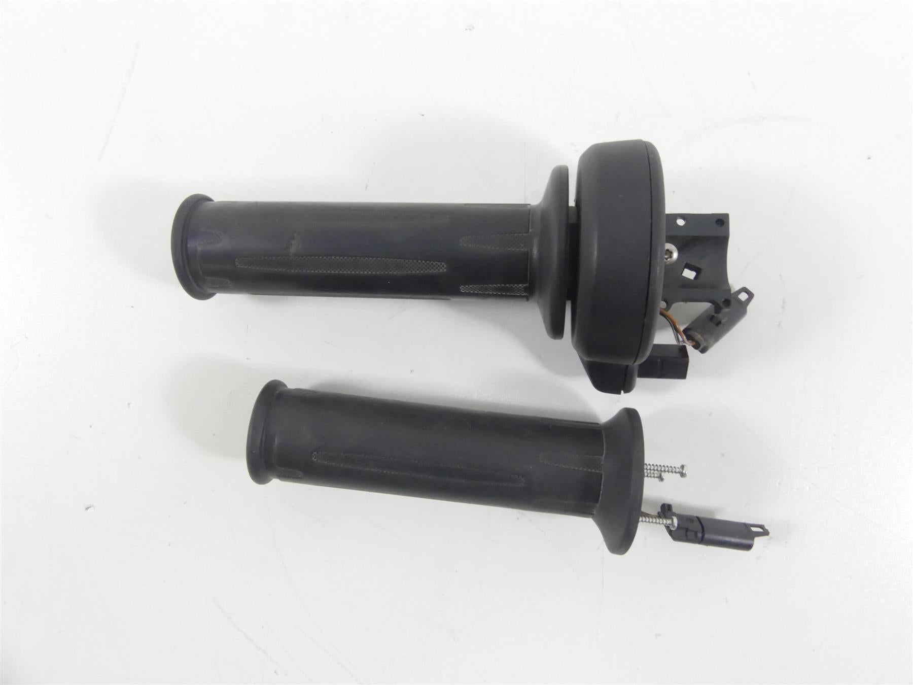 2013 BMW R1200GS GSW K50 Heated E-Throttle Cruise Control Grip Set 61318522472 {{ shop.shopifyCountryName }} - Mototech271