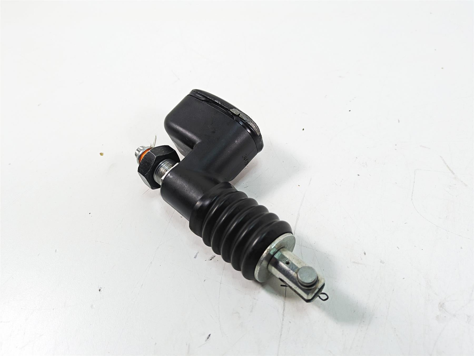 2000 Harley FXSTS Softail Springer Rear Brake Master Cylinder 41755-99F {{ shop.shopifyCountryName }} - Mototech271