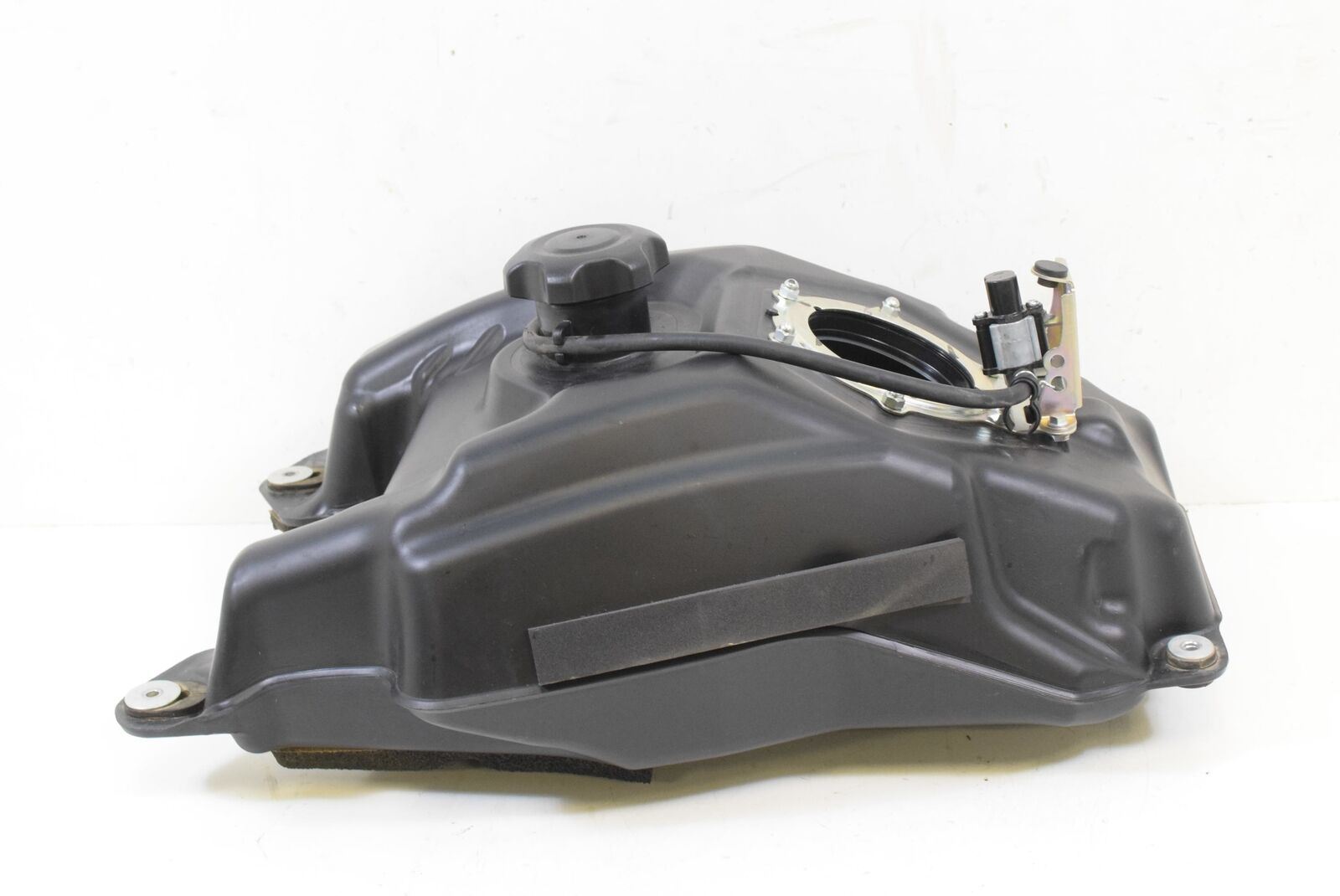 2018 Yamaha Kodiak 450 4WD Fuel Gas Petrol Tank Reservoir BB5-F4110-01-00 {{ shop.shopifyCountryName }} - Mototech271