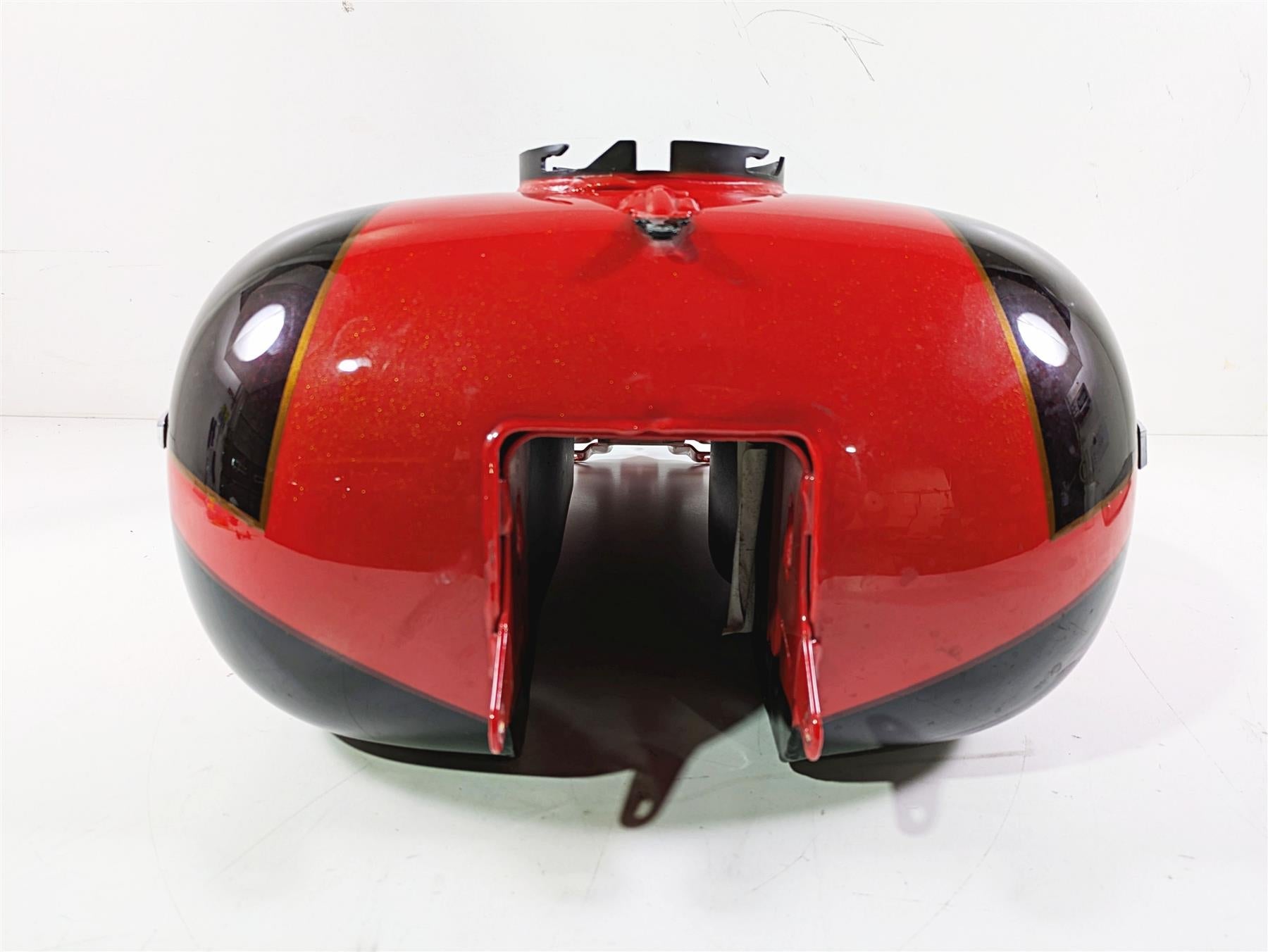 2017 Harley Touring FLHTKSE CVO E-Glide Fuel Tank Black Garnet - Read 61356-08 {{ shop.shopifyCountryName }} - Mototech271