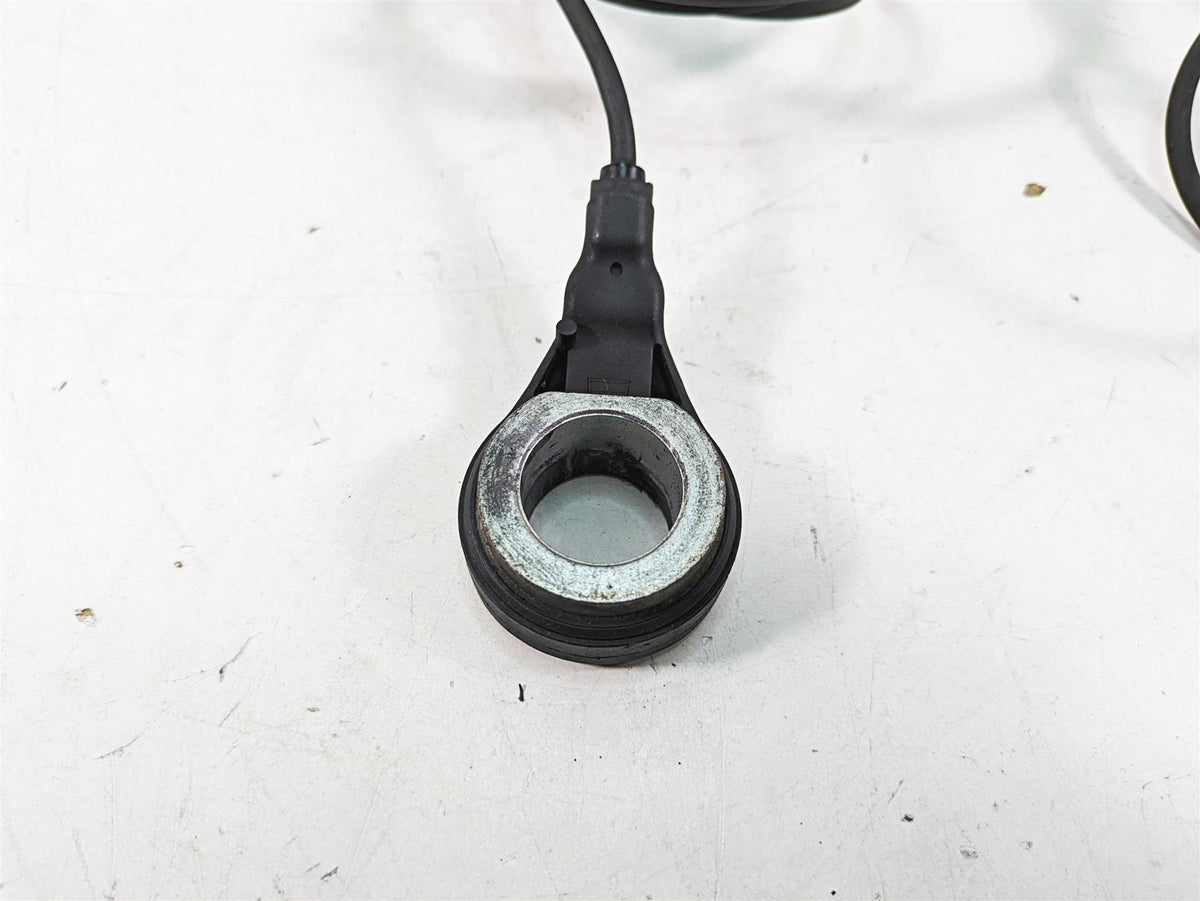 2014 Harley Touring FLHTK Electra Glide Abs Brake Wheel Speed Sensors 32700015 {{ shop.shopifyCountryName }} - Mototech271