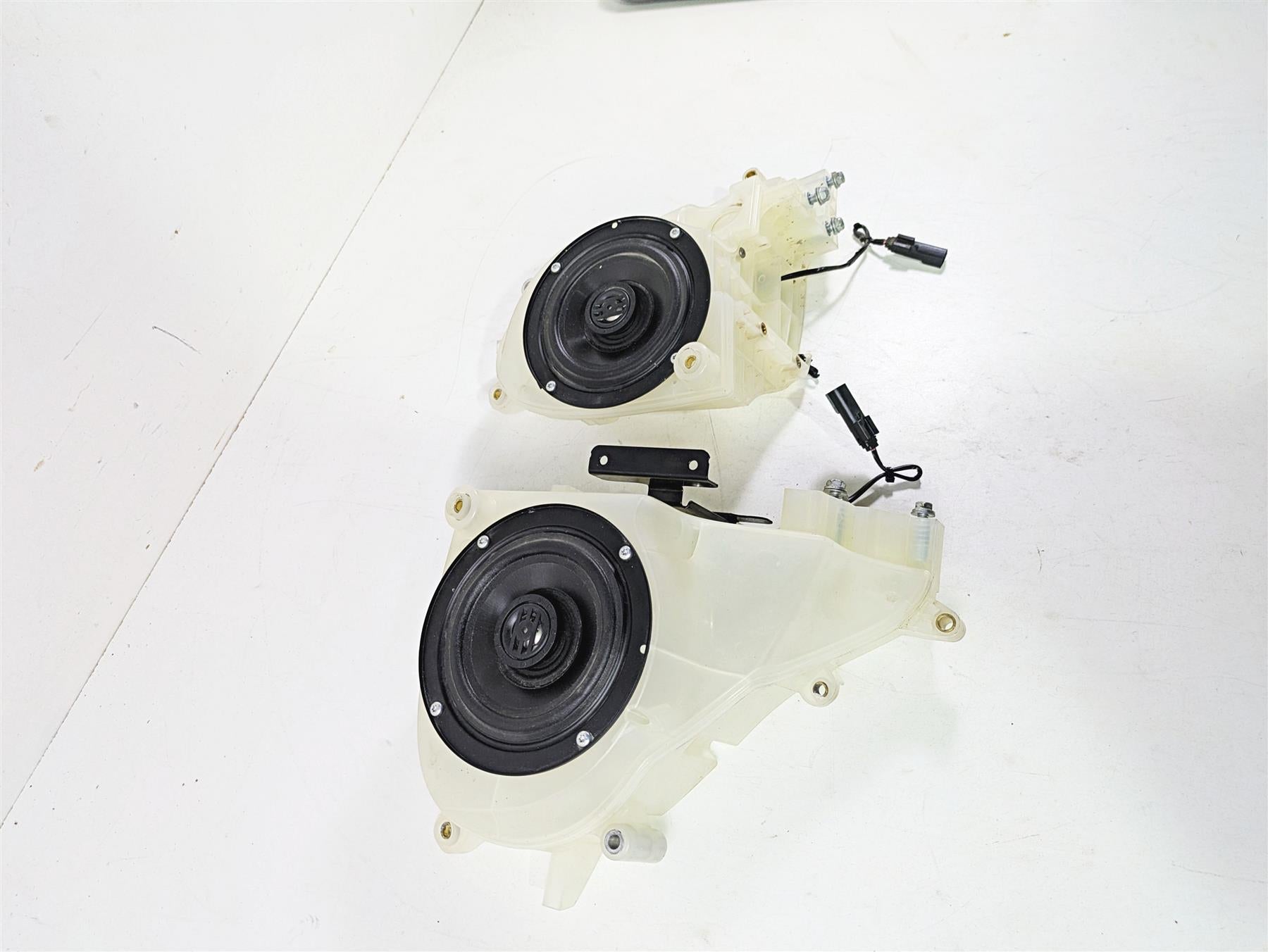 2015 Harley Touring FLHTKL Electra Glide Left Right Speaker Housing Set 57000175 {{ shop.shopifyCountryName }} - Mototech271