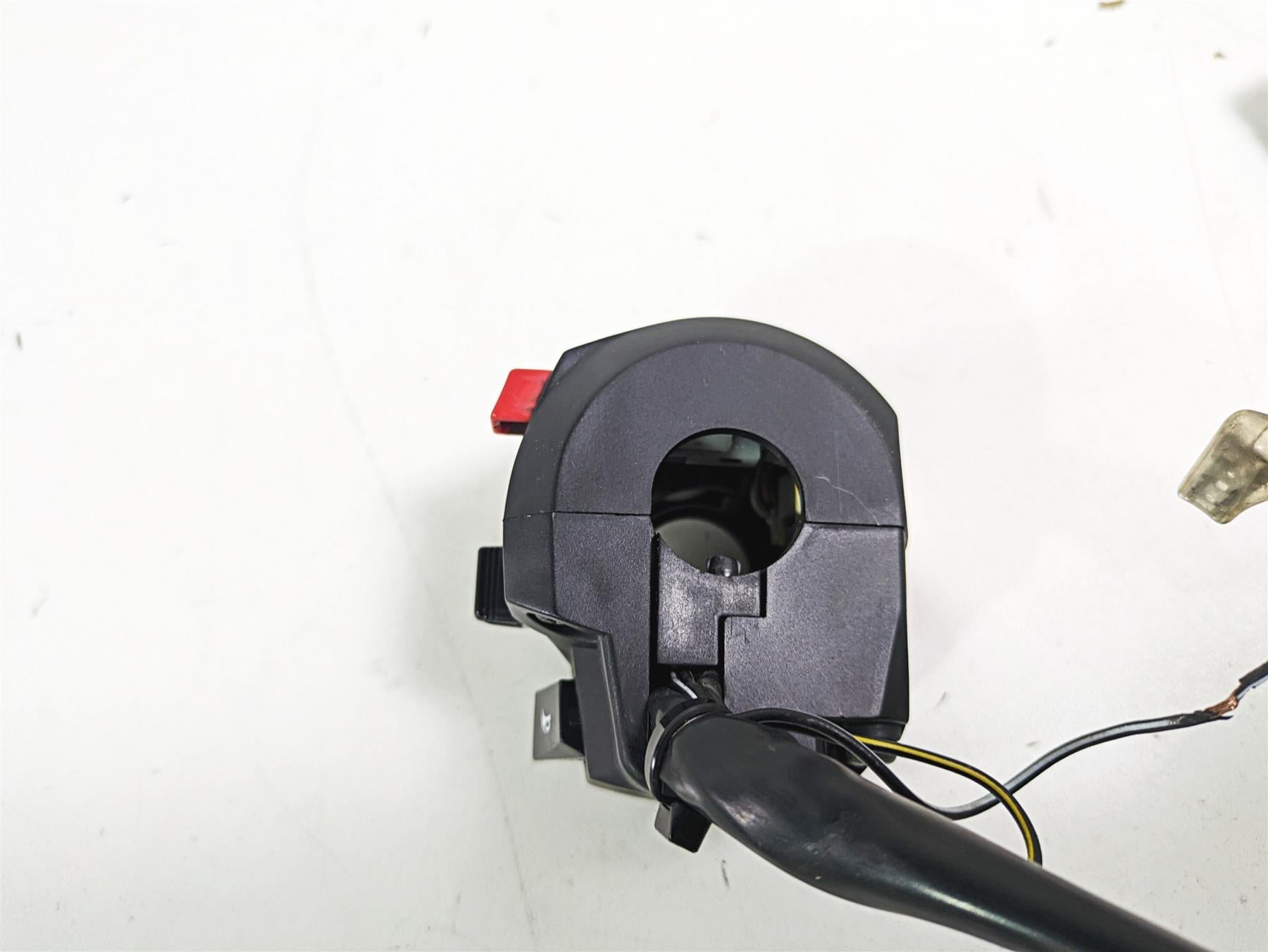 2018 Suzuki GSX1300 R Hayabusa Left Hand Control Switch - Read 37400-18H13 {{ shop.shopifyCountryName }} - Mototech271