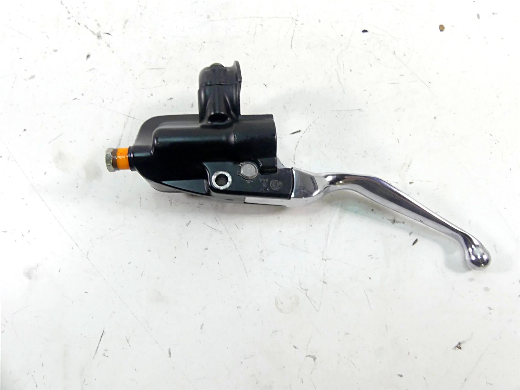 2002 Harley Touring FLHTC Electra Glide Front Brake Master Cylinder 41700737 {{ shop.shopifyCountryName }} - Mototech271