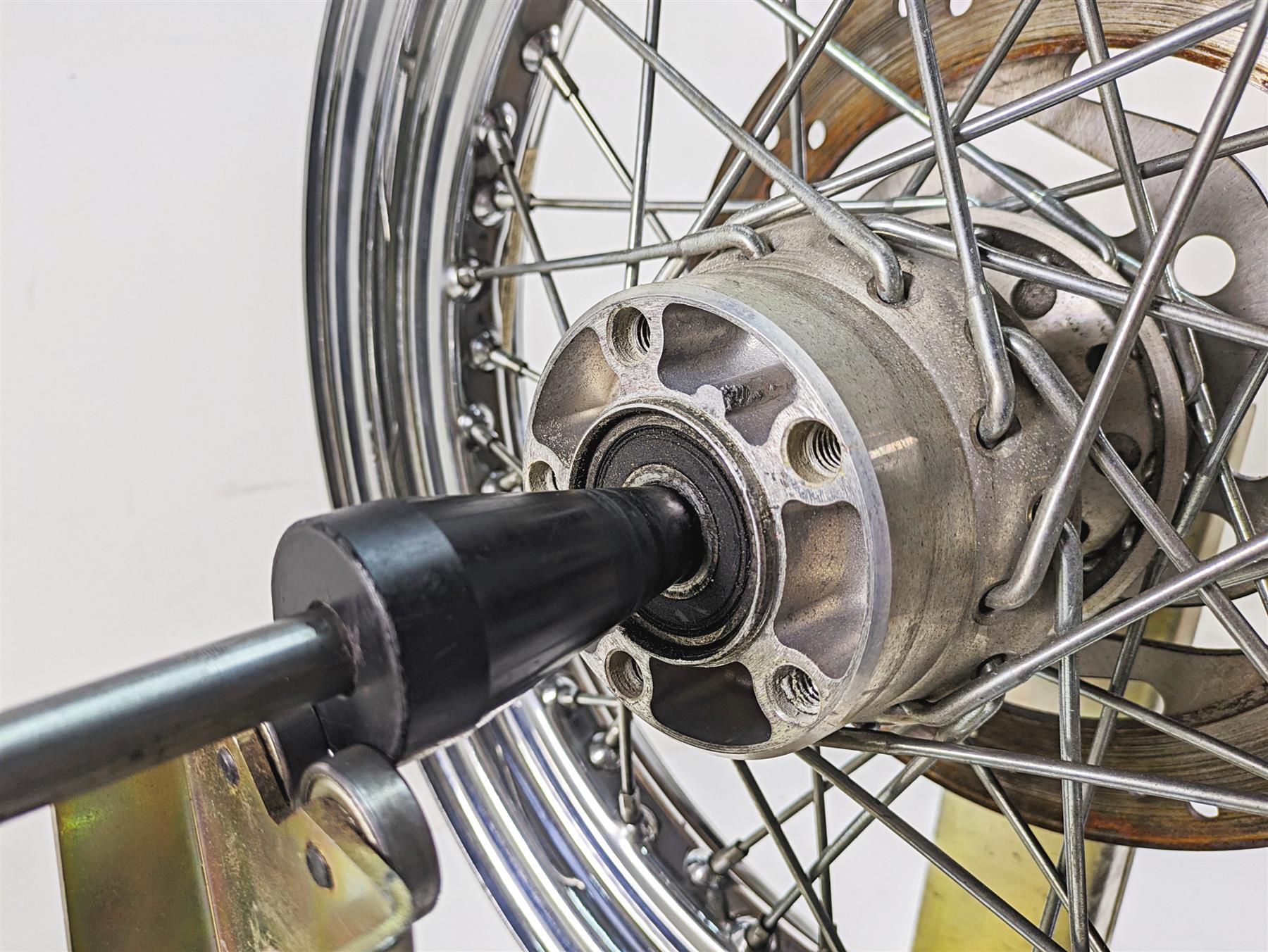 2000 Harley FXSTS Softail Springer Chrome Spoke Rear Wheel Rim 16x3 43085-97 {{ shop.shopifyCountryName }} - Mototech271