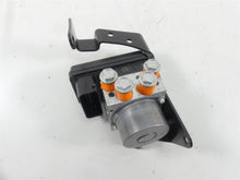 Load image into Gallery viewer, 2018 Harley FLHC Softail Heritage Abs Brake Pump Pressure Module Unit 41100044B | Mototech271
